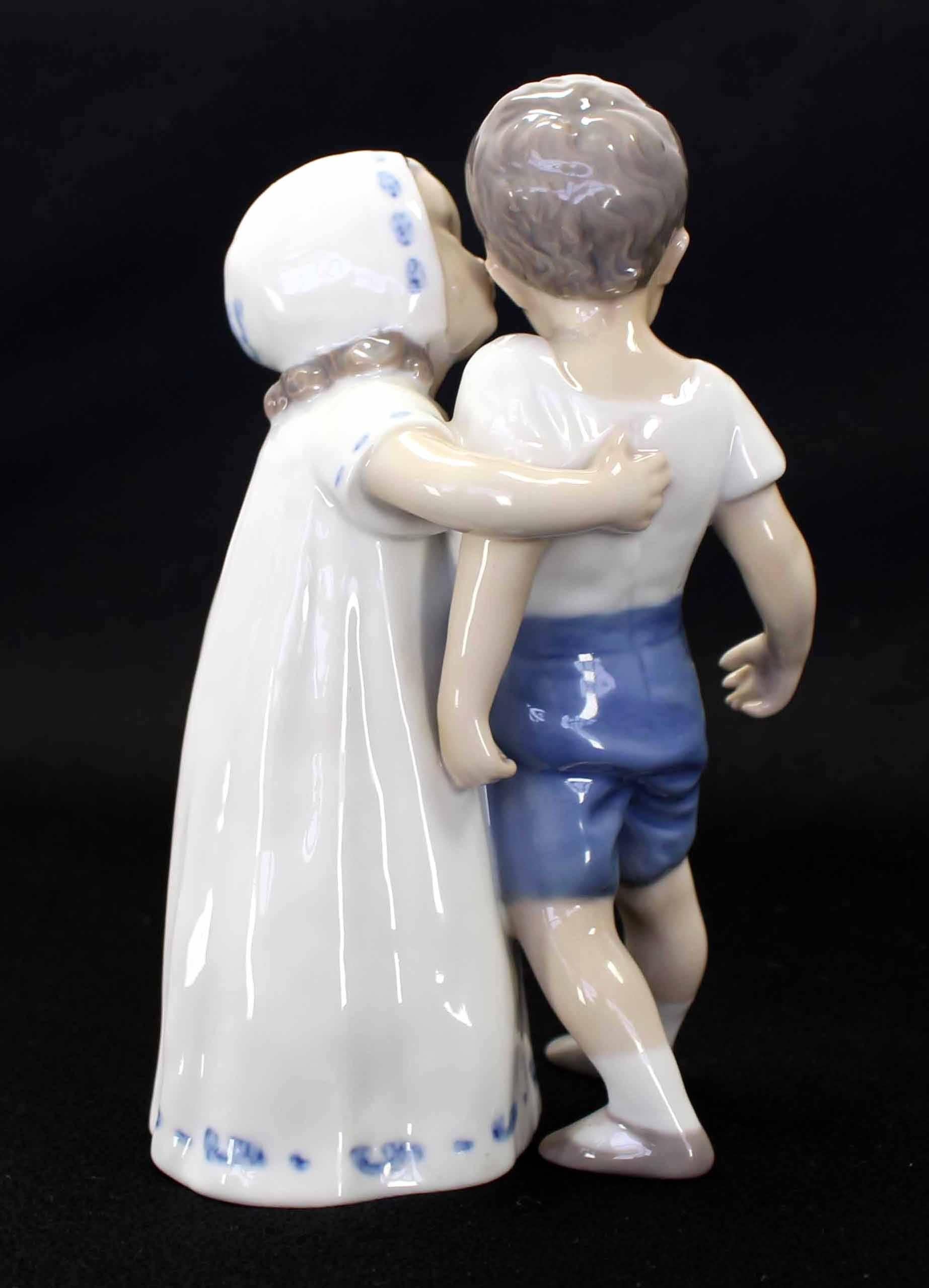 naked girl kissing boy