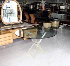 Lucite-Esstisch mit X-Fuß aus Gueridon in der Mitte
