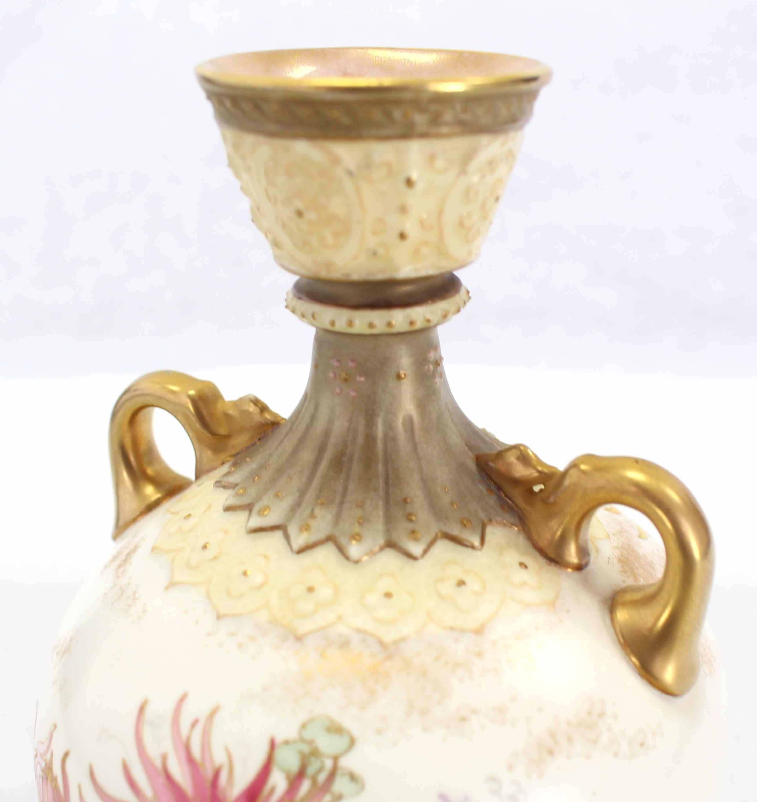 Pair of Royal Worcester Porcelain Vases In Excellent Condition For Sale In Rockaway, NJ