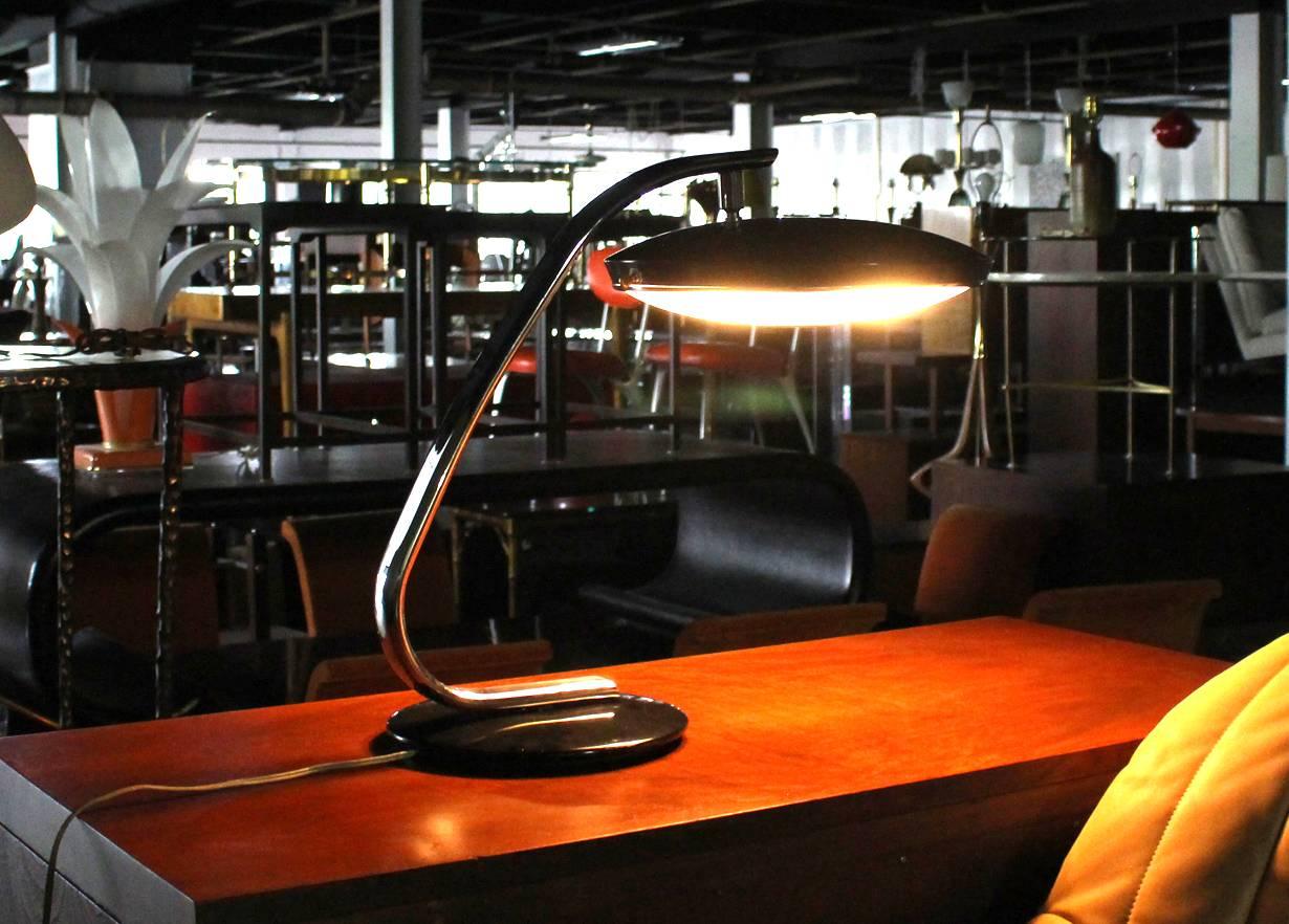 Nice heavy metal body built vintage Fase table lamp. Made in Spain.