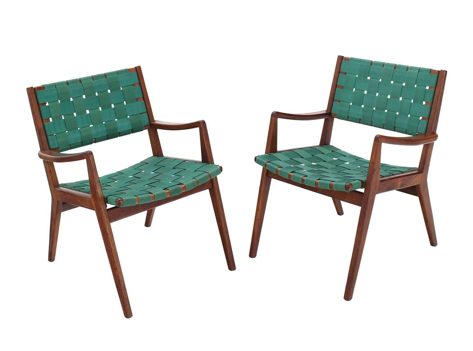 Paire de très beaux fauteuils de salon modernes du milieu du siècle, probablement conçus par Jens Risom.