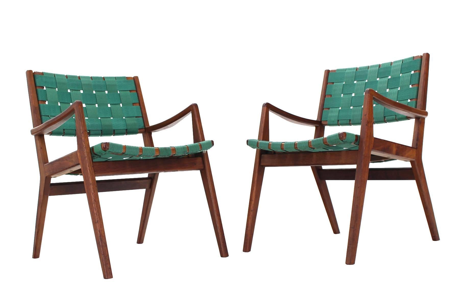American Pair of Mid-Century Modern Oiled Walnut Frames Armchairs For Sale