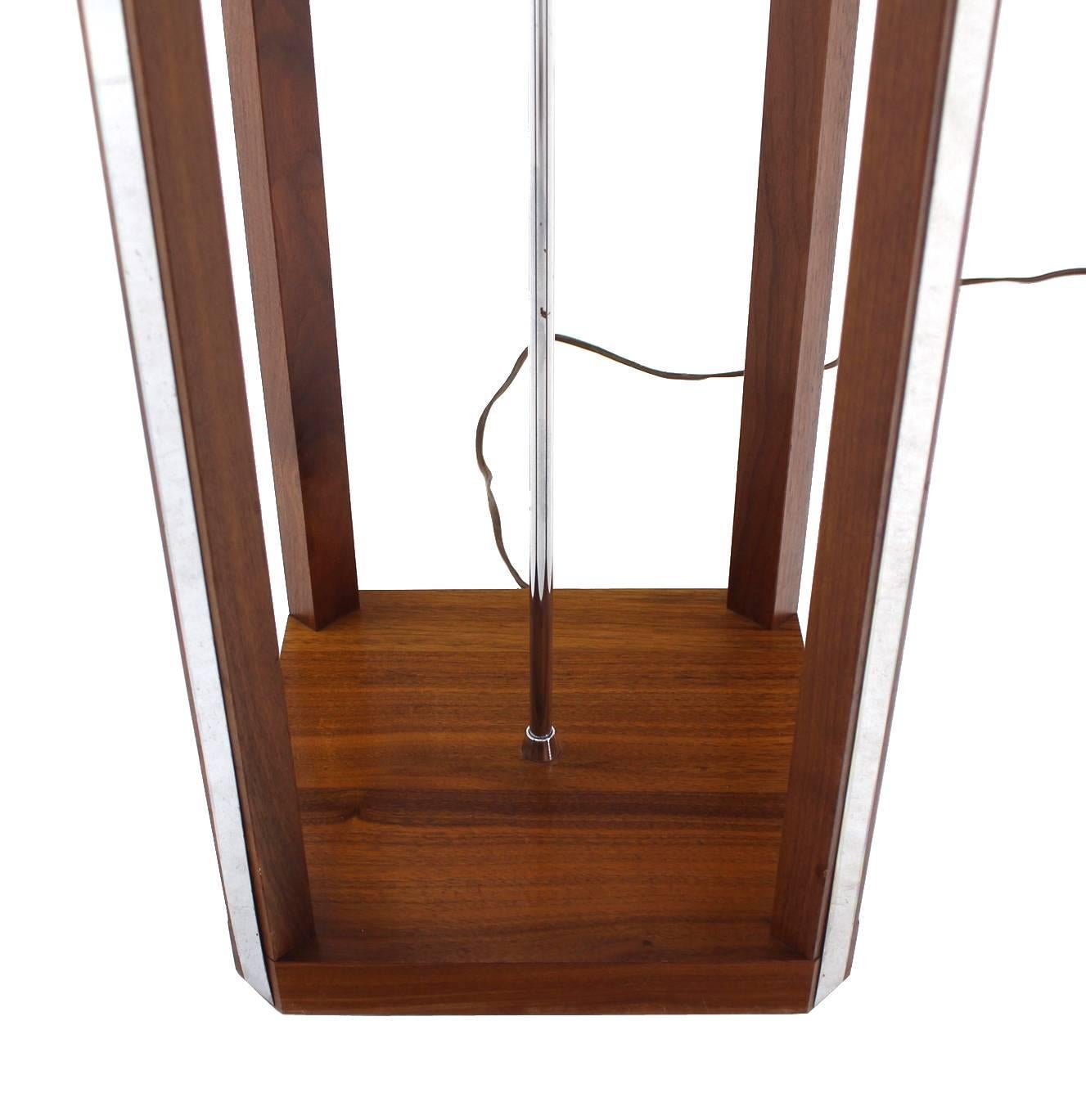 Walnut Square Tower Shape Mid-Century Modern Floor Lamp In Excellent Condition For Sale In Rockaway, NJ