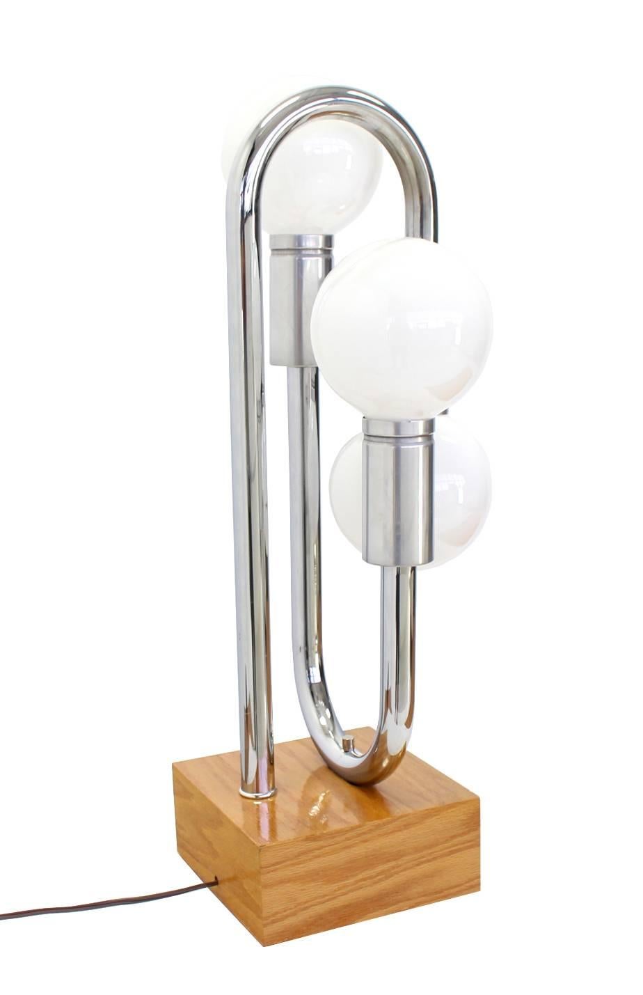 Chrome Bent Tube Design Mid-Century Modern Table Lamp For Sale 1