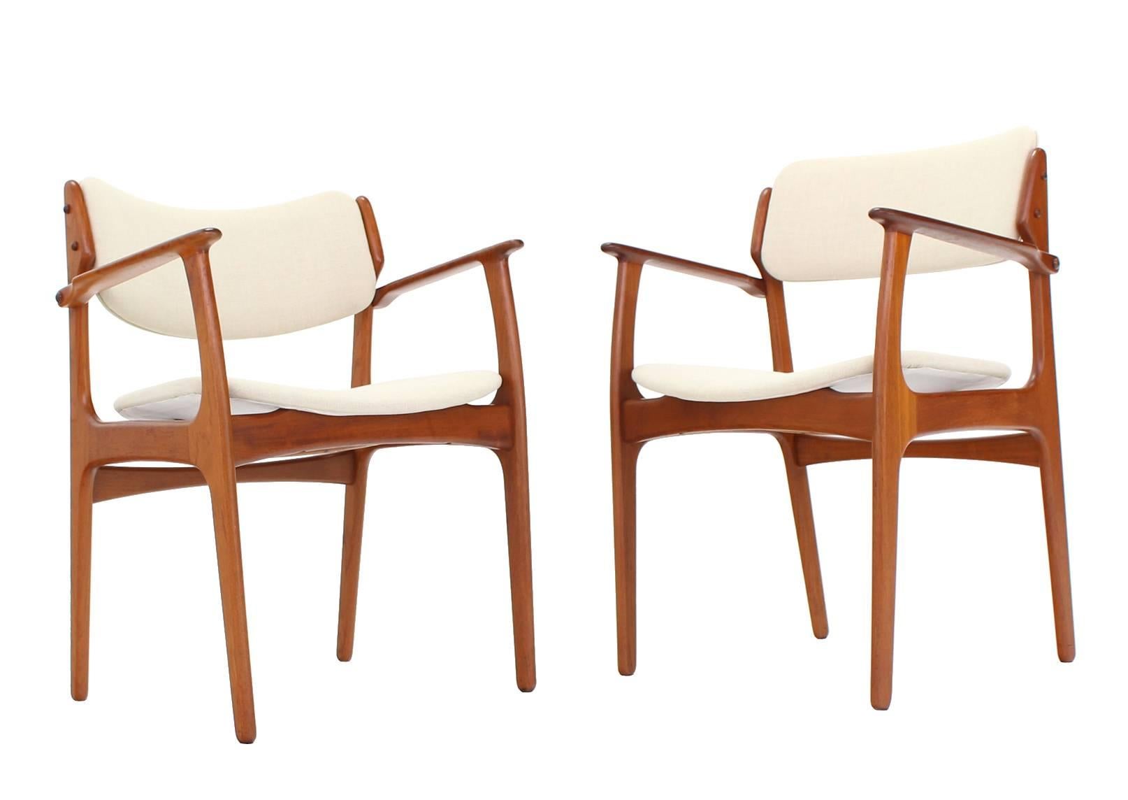 Mid-Century Modern Pair of Two Danish Mid Century Modern Arm Dining Chairs