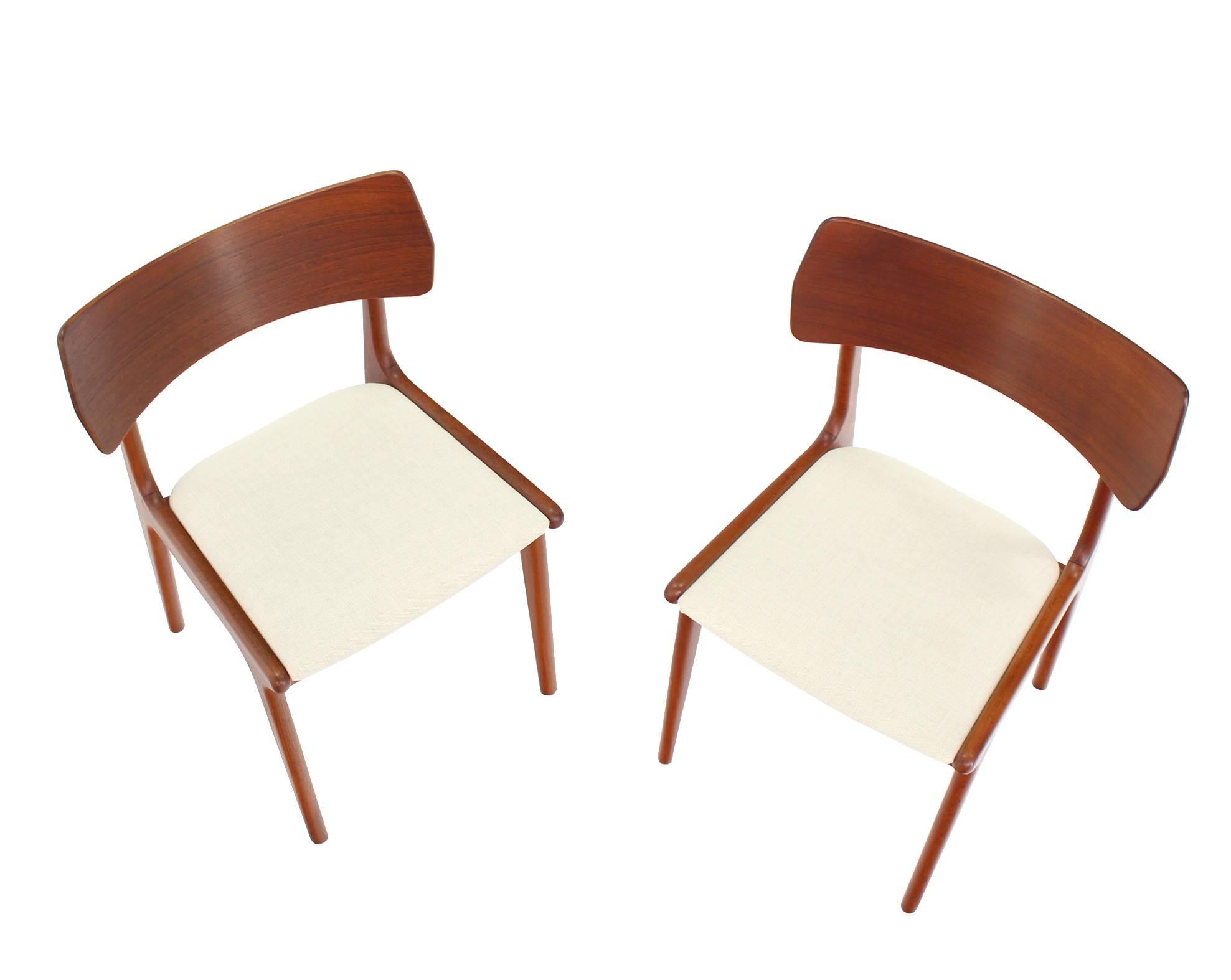 Set of Four Danish Mid Century Modern Teak  Dining Chairs In Excellent Condition For Sale In Rockaway, NJ