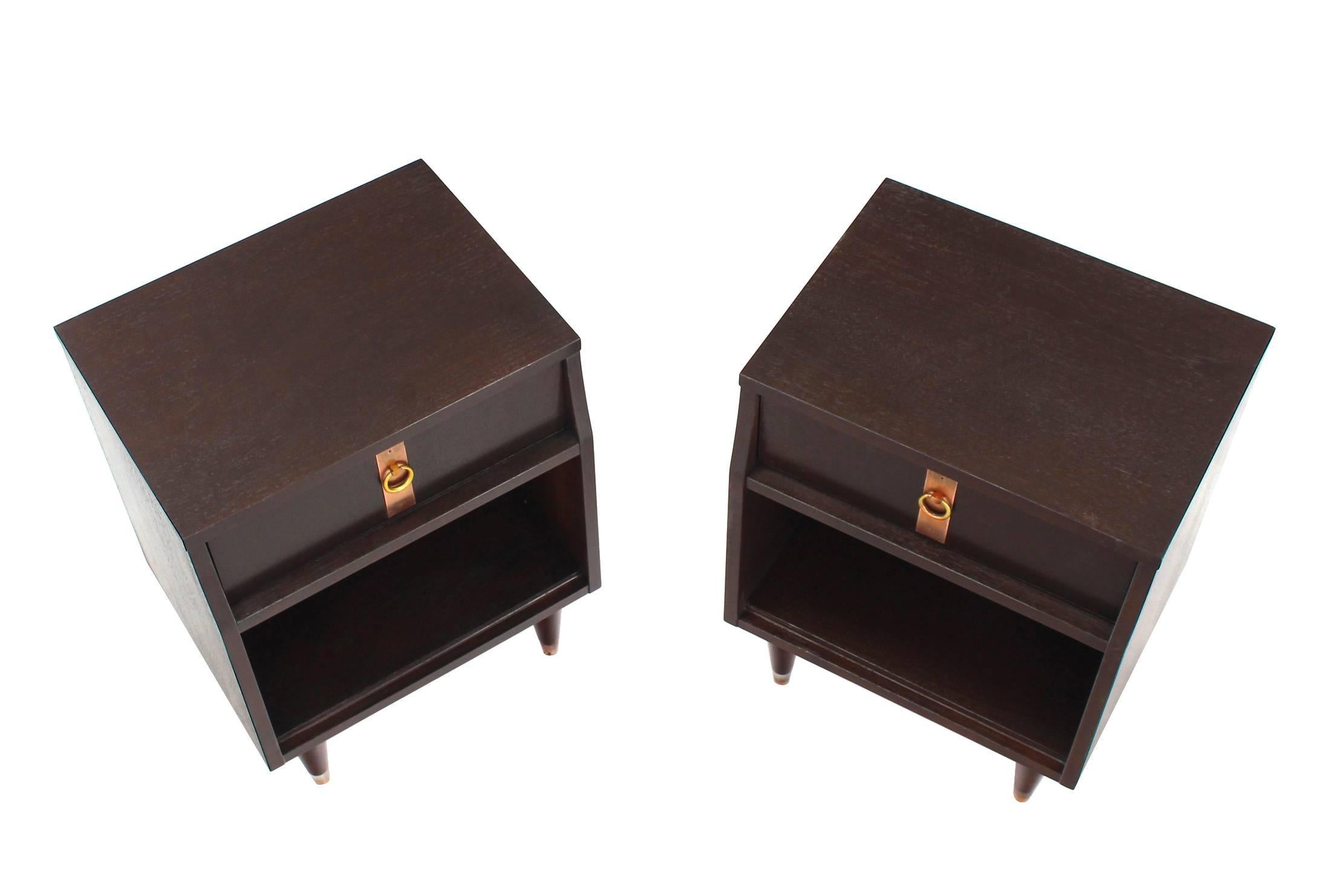 Pair of nice one drawer ring pulls nightstands or end tables.