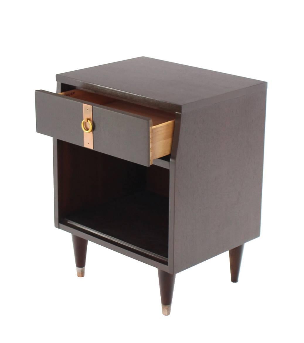 Lacquered Pair of Ebonized Mid Century Modern Nightstands For Sale