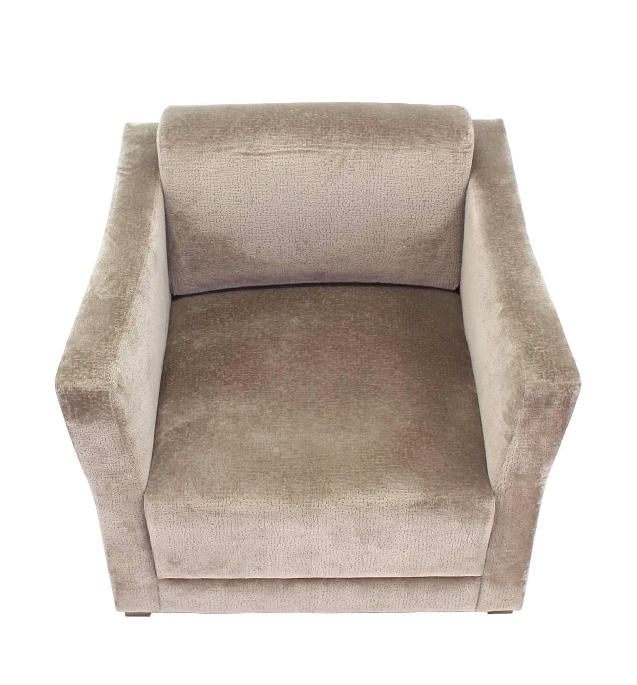 Bernhardt Modern Lounge Chair In Excellent Condition For Sale In Rockaway, NJ