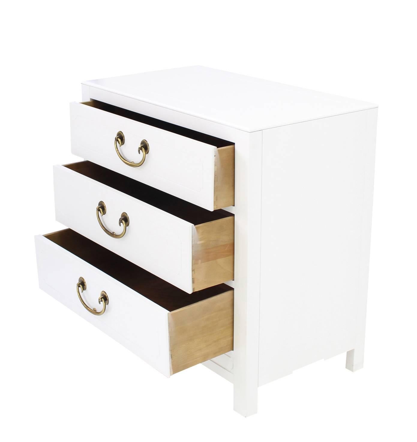 Paire de poignées en laiton laqué blanc pour commodes ou commodes Excellent état - En vente à Rockaway, NJ