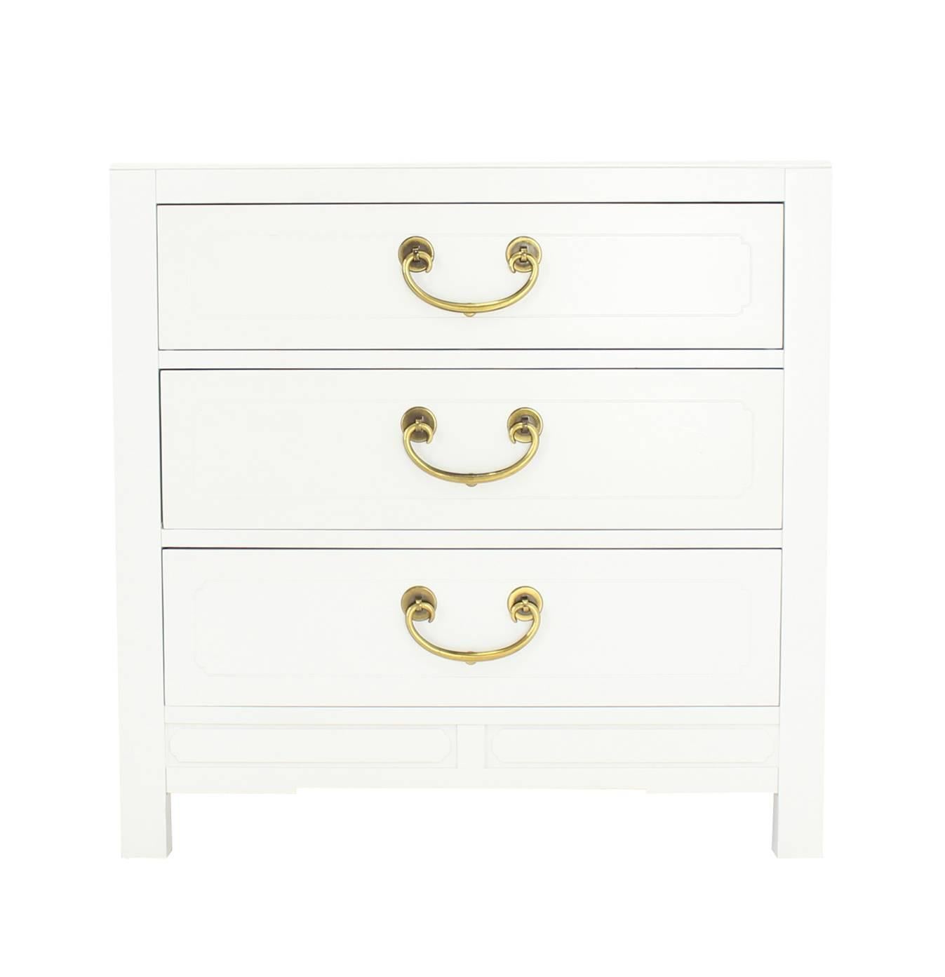 Pair of White Lacquer Brass Pulls Bachelor Chests or Dressers In Excellent Condition For Sale In Rockaway, NJ
