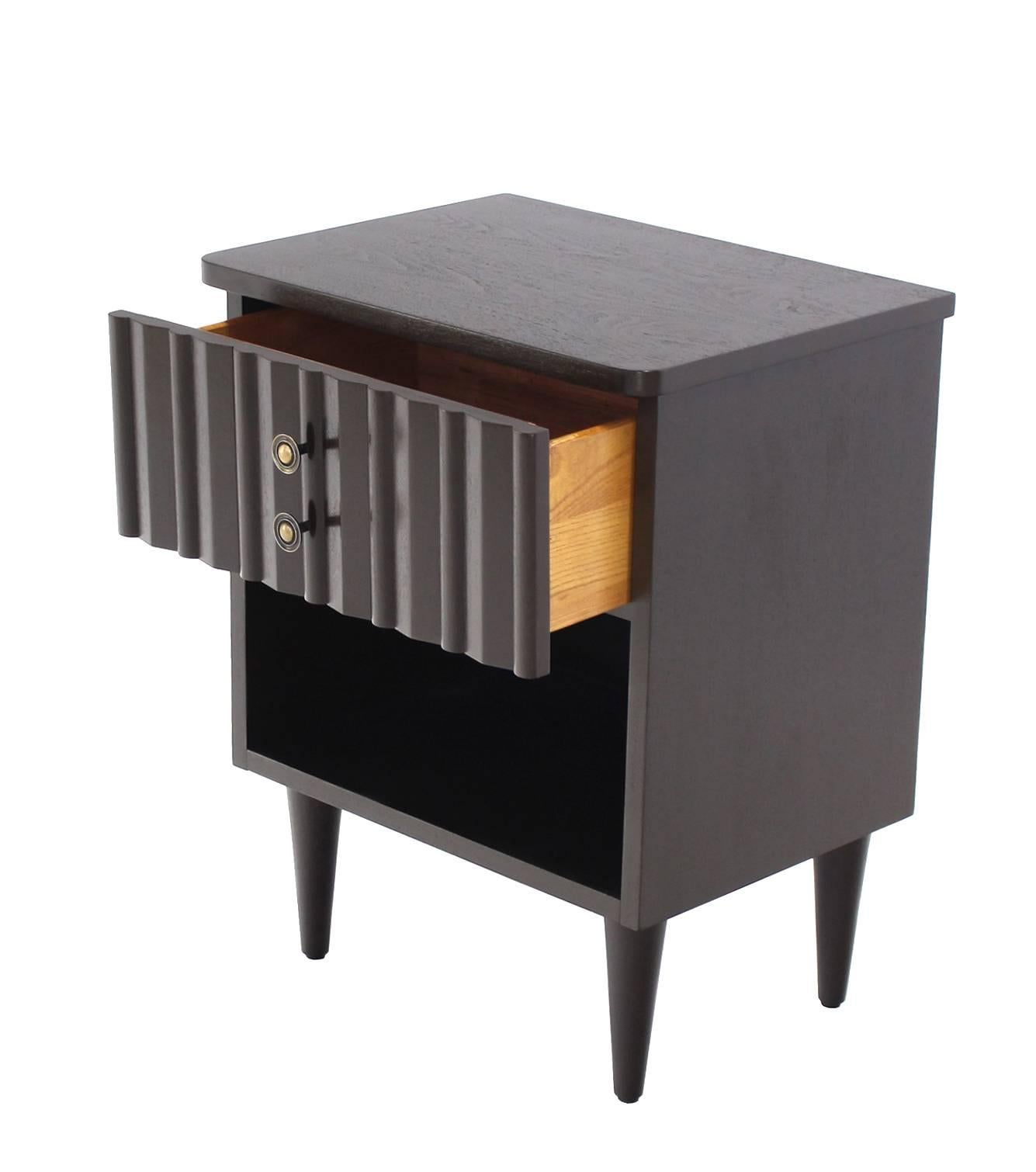 Lacquered Pair of Ebonized Mid Century Modern Ebonized End Side Tables For Sale