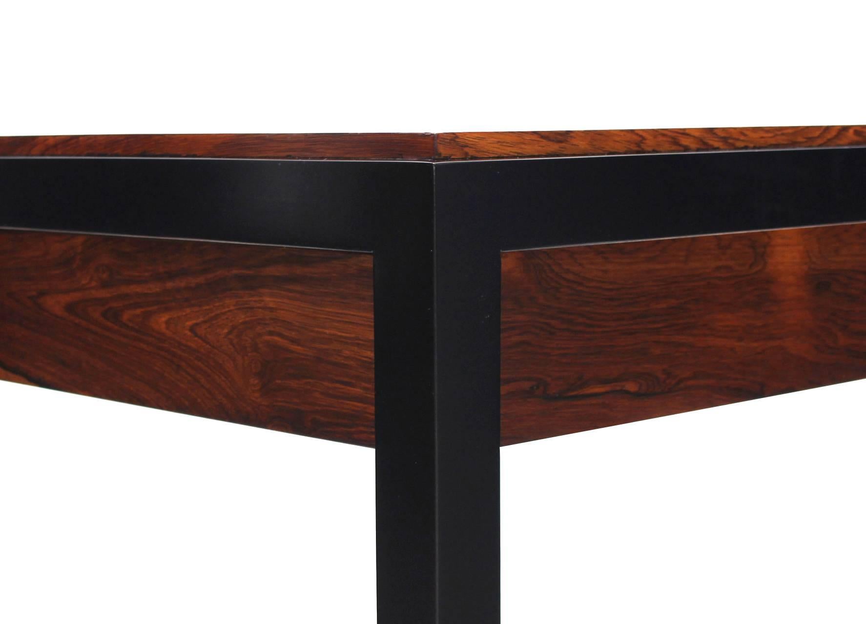 20th Century Mid-Century Modern Rosewood Ebonised Legs End or Side Table For Sale