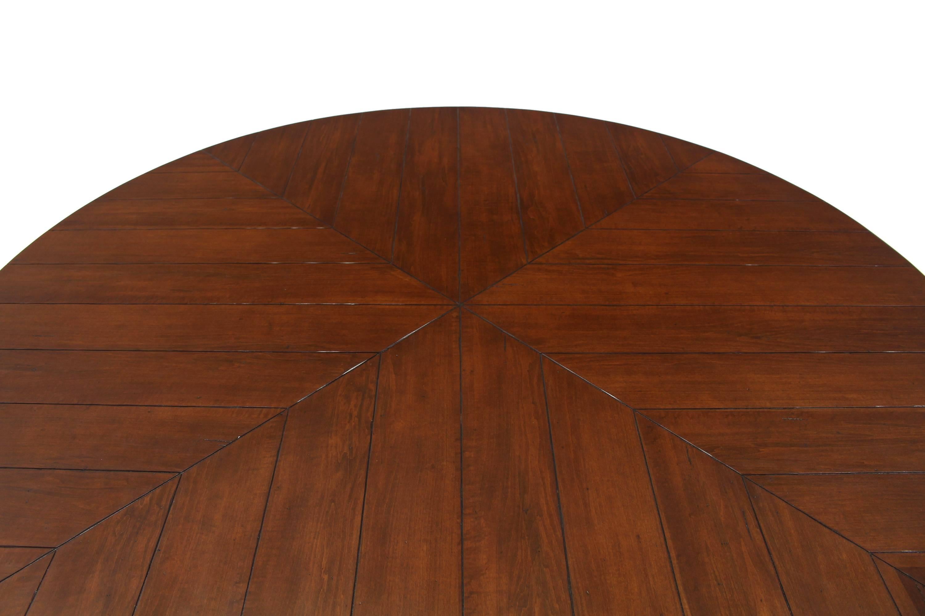 Large Single Turned Base Round Farm Style Dining Table In Excellent Condition In Rockaway, NJ