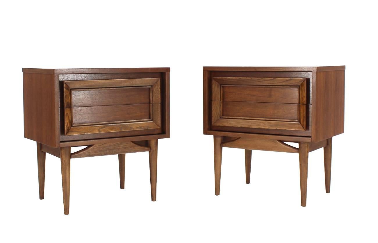 Pair of nice Mid-Century Modern end tables or nightstands.