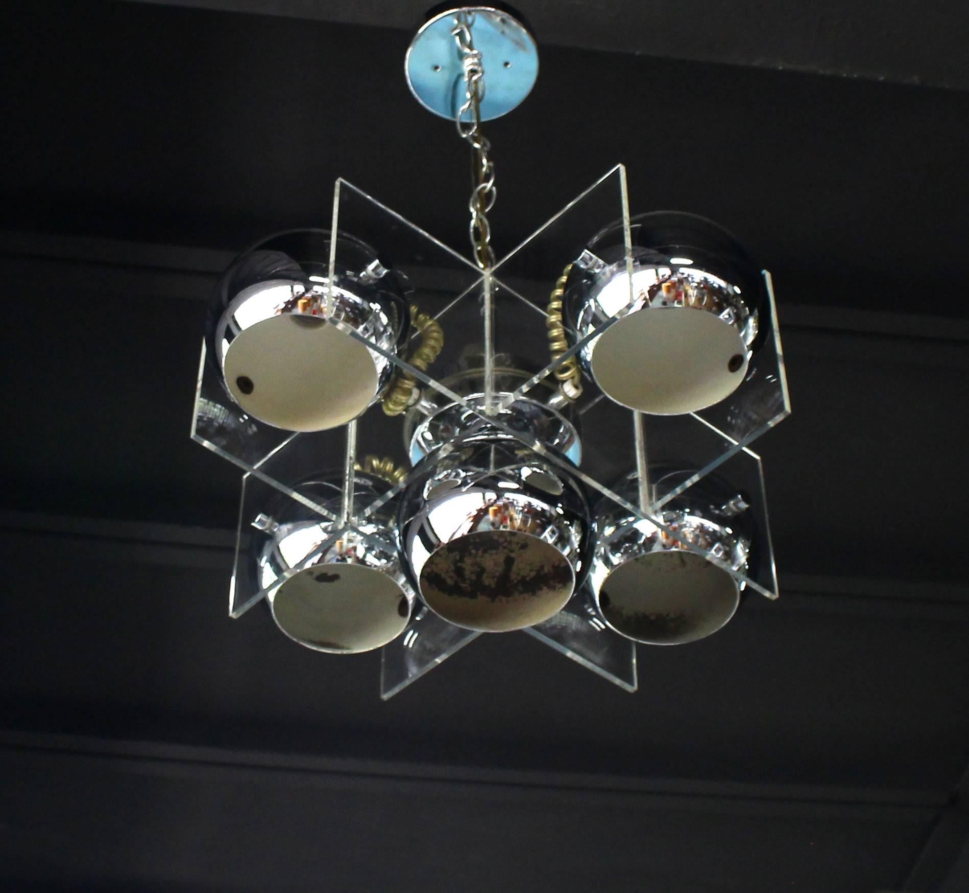 Lucite and Chrome Domes Mid-Century Modern Light Fixture In Excellent Condition For Sale In Rockaway, NJ