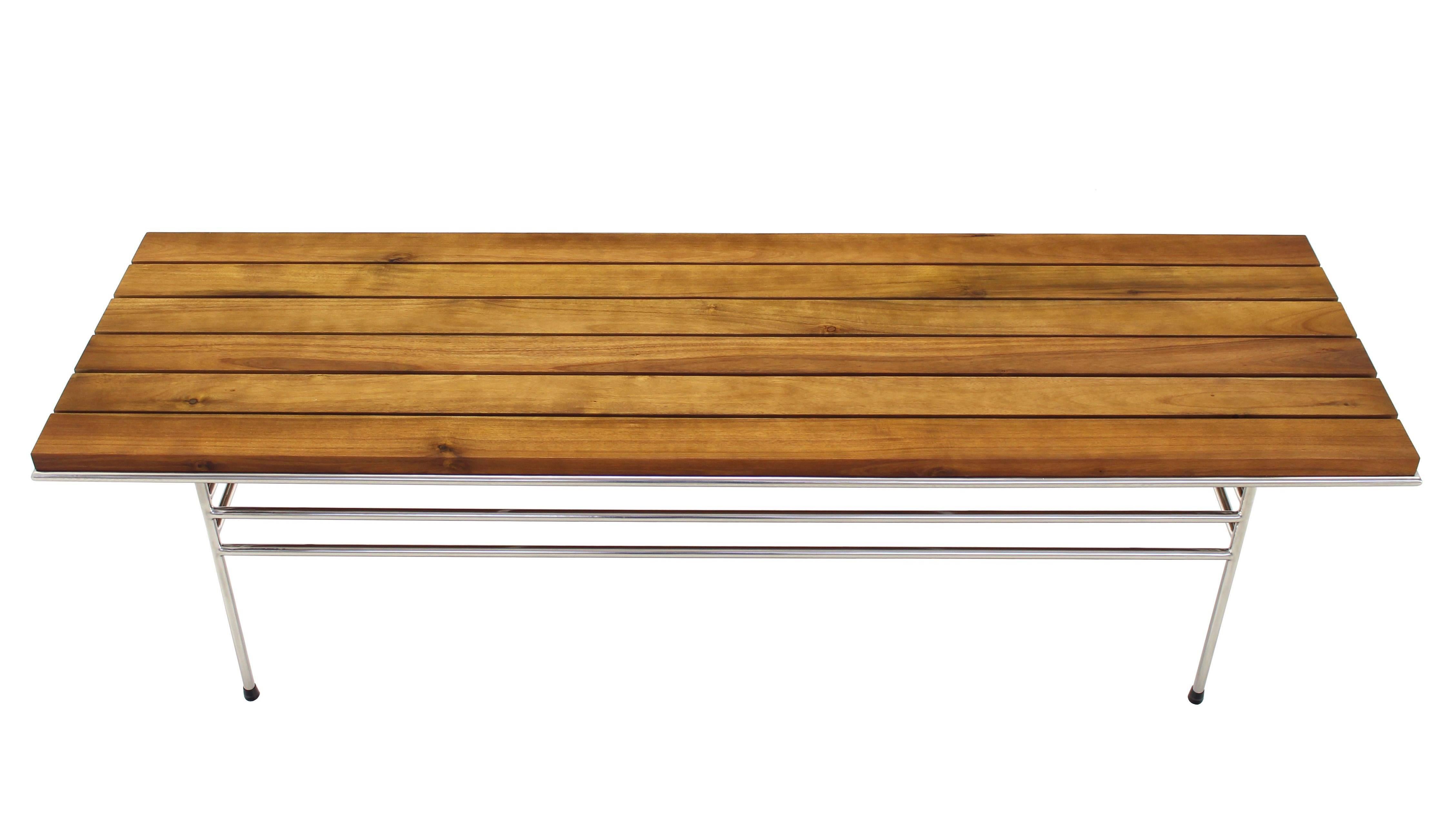 Banco cromado de listones de madera maciza aceitada en venta 2