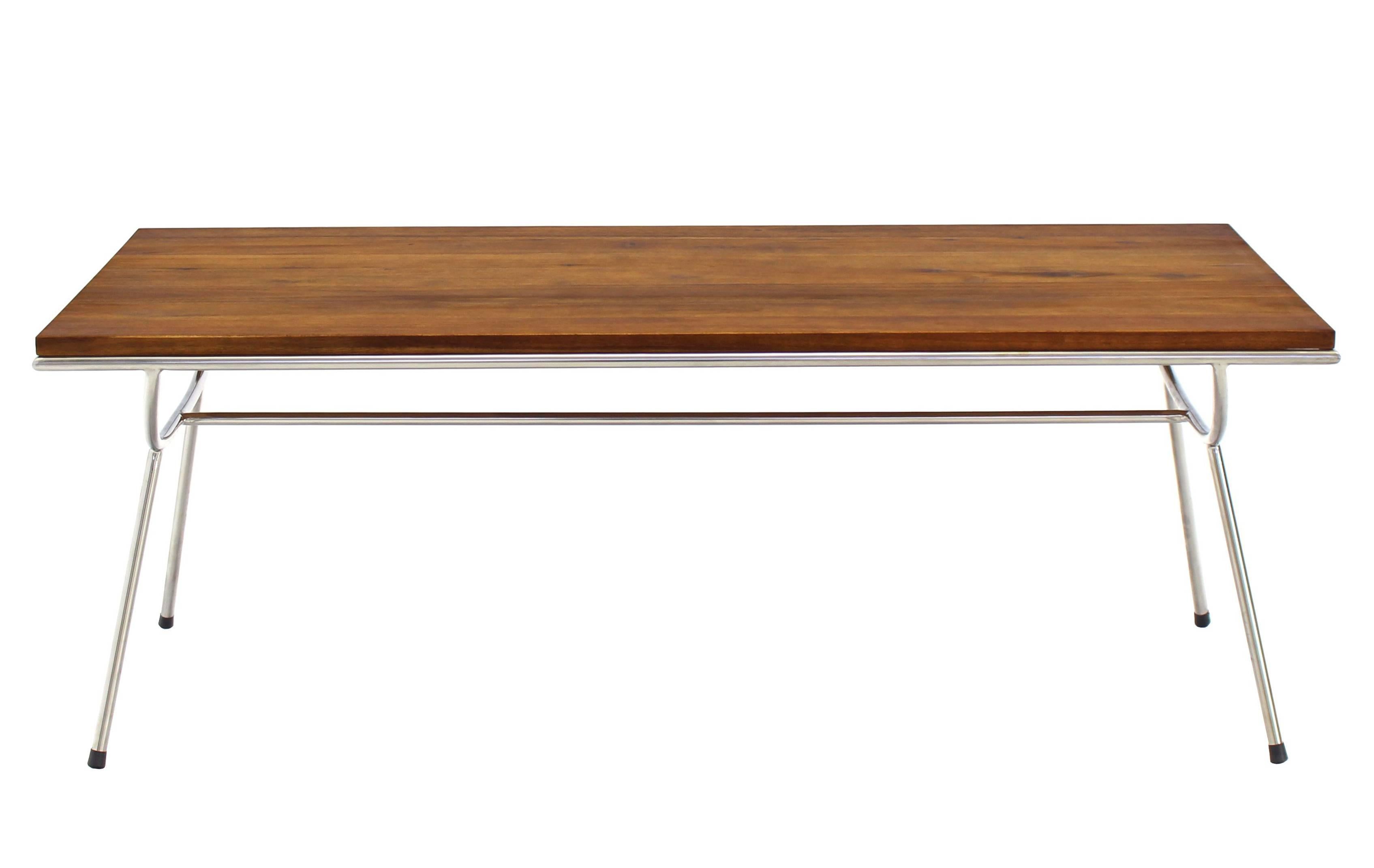 Poli Table basse moderniste à base chromée en forme de Sputnik en vente