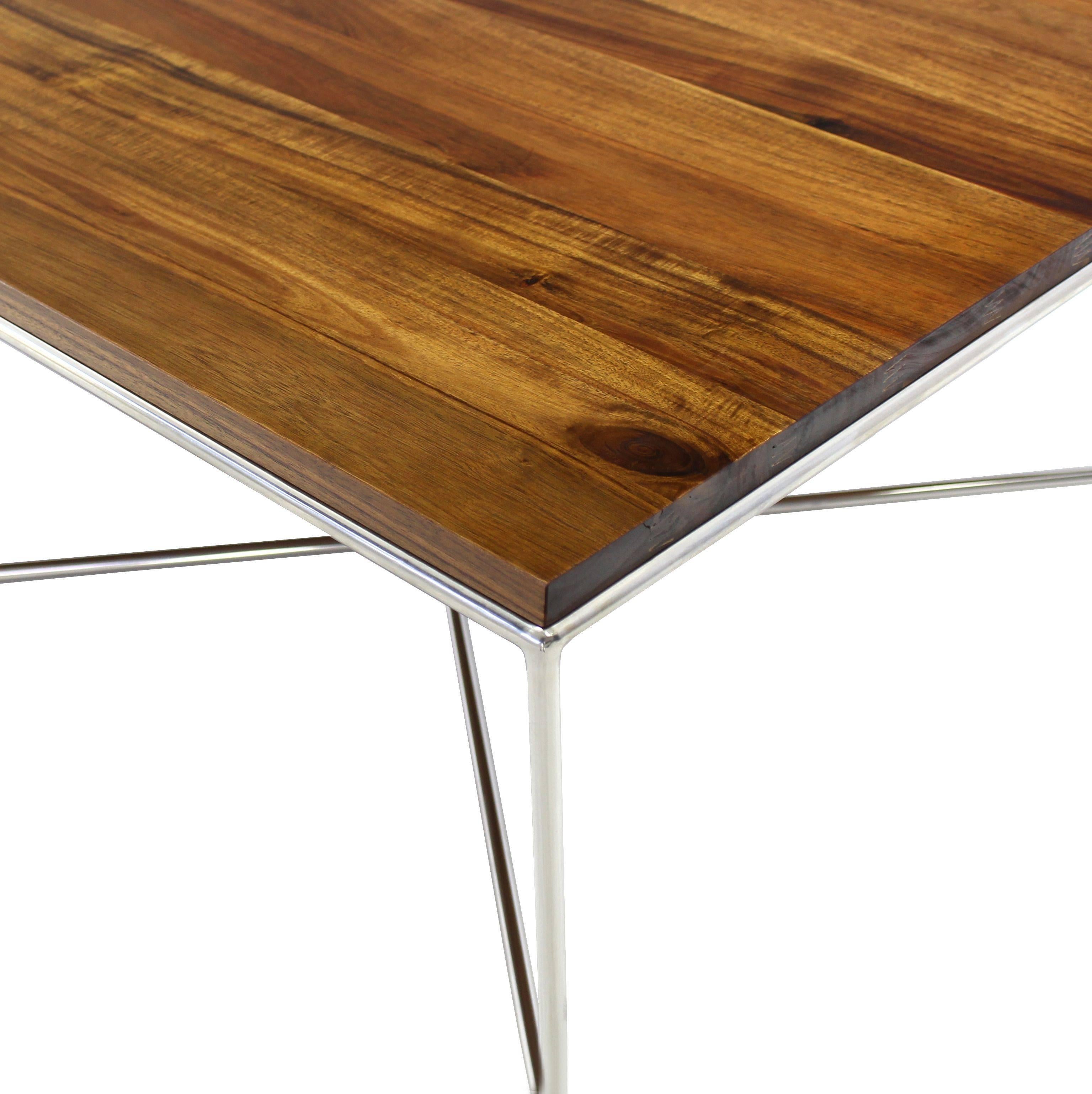 XXIe siècle et contemporain Table basse à base en Z et base en acier inoxydable avec plateau massif en vente
