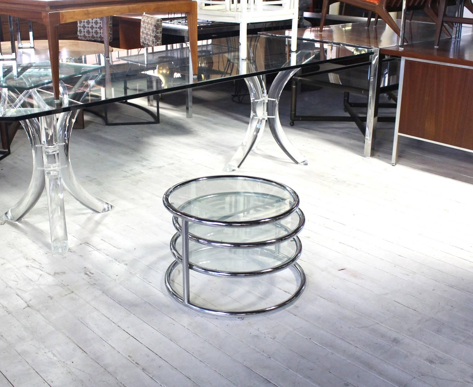 Mid-Century Modern Circular Adjustable Coffee Table In Excellent Condition In Rockaway, NJ