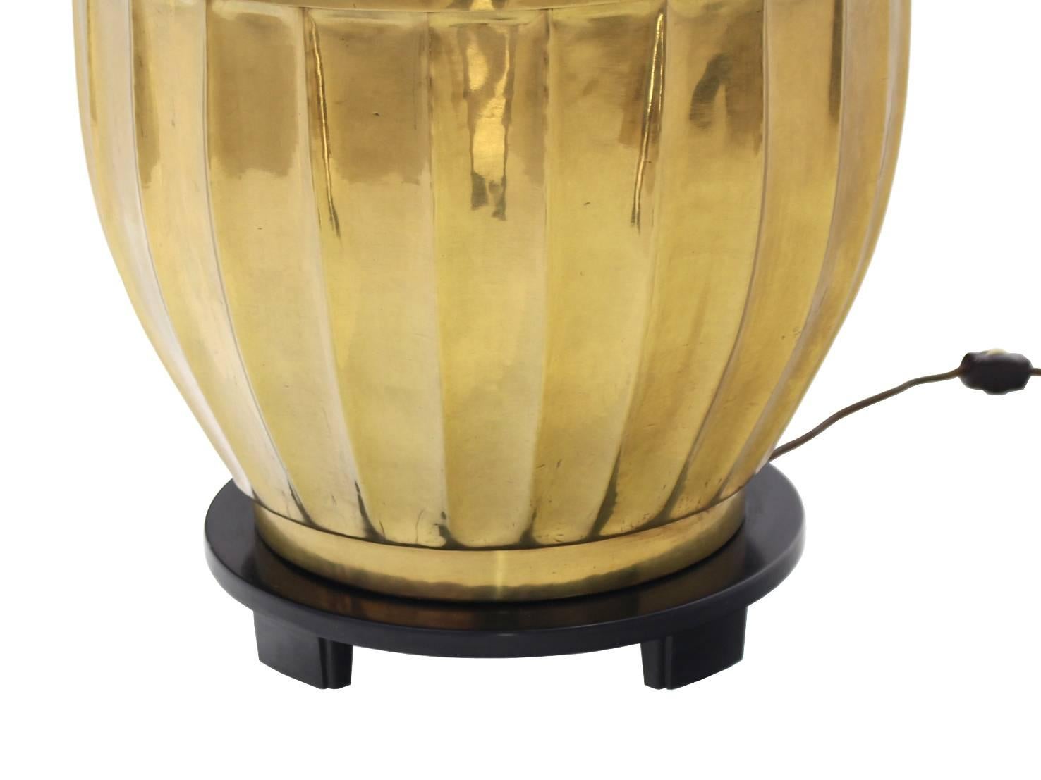 American Large Brass Fluted Drum Shape Table Lamp by Stiffel For Sale