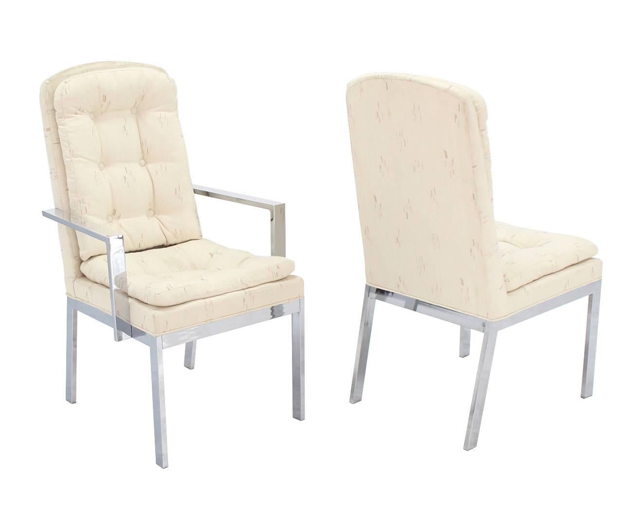 Mid-Century moderno Set di sei sedie da pranzo cromate e rivestite in tessuto in vendita