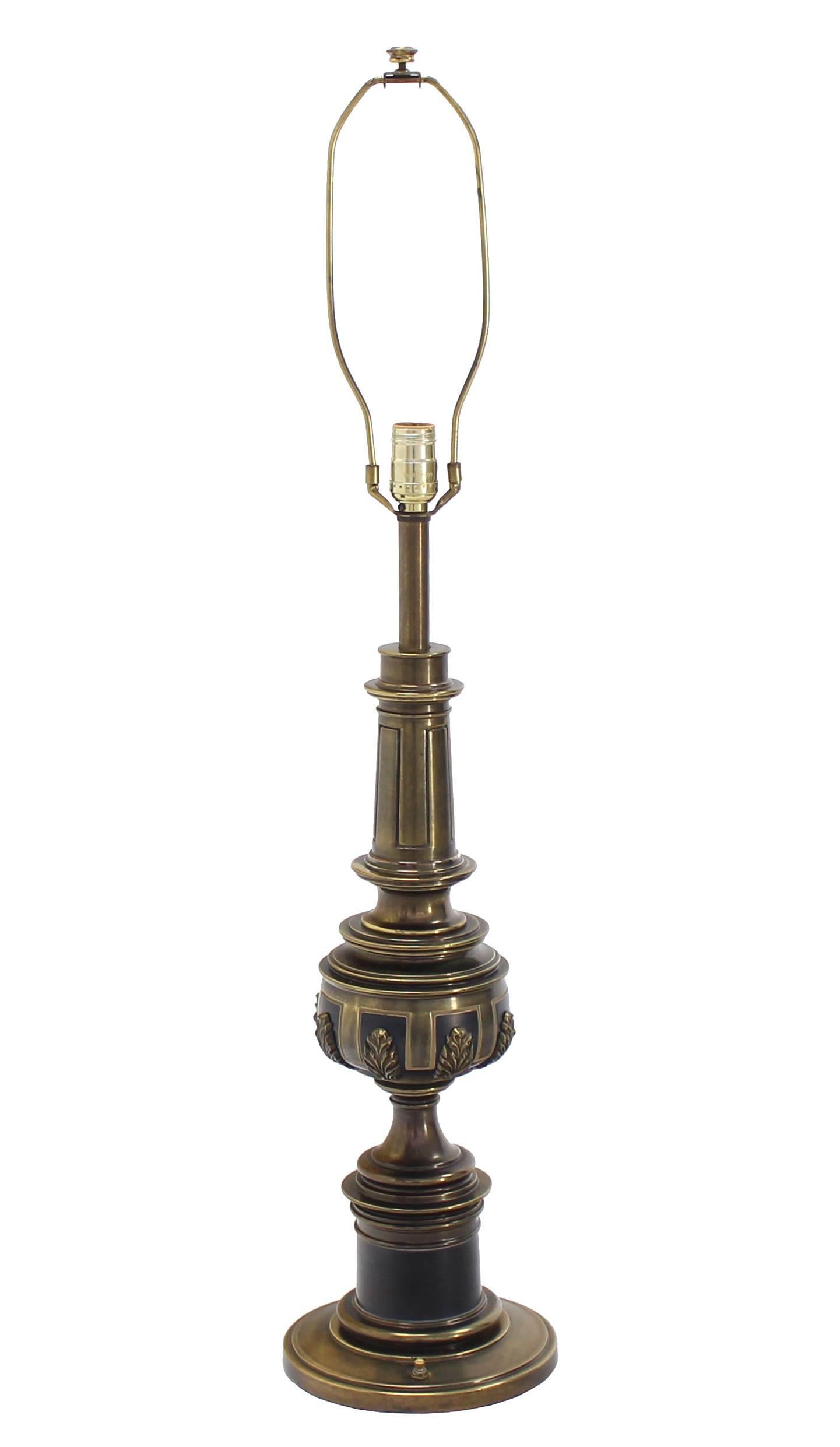 Moderne Mid-Century-Tischlampe von Stiffel im Angebot 1