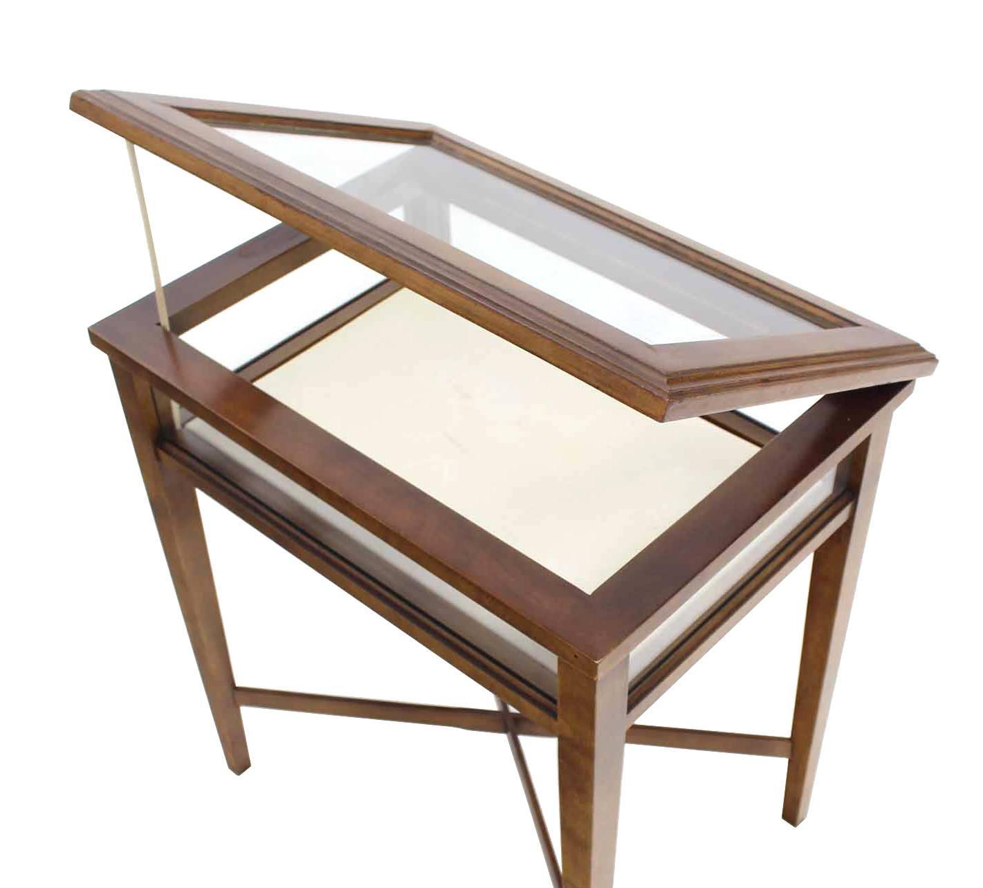 Small Lift Top End Table Display Case For Sale at 1stdibs