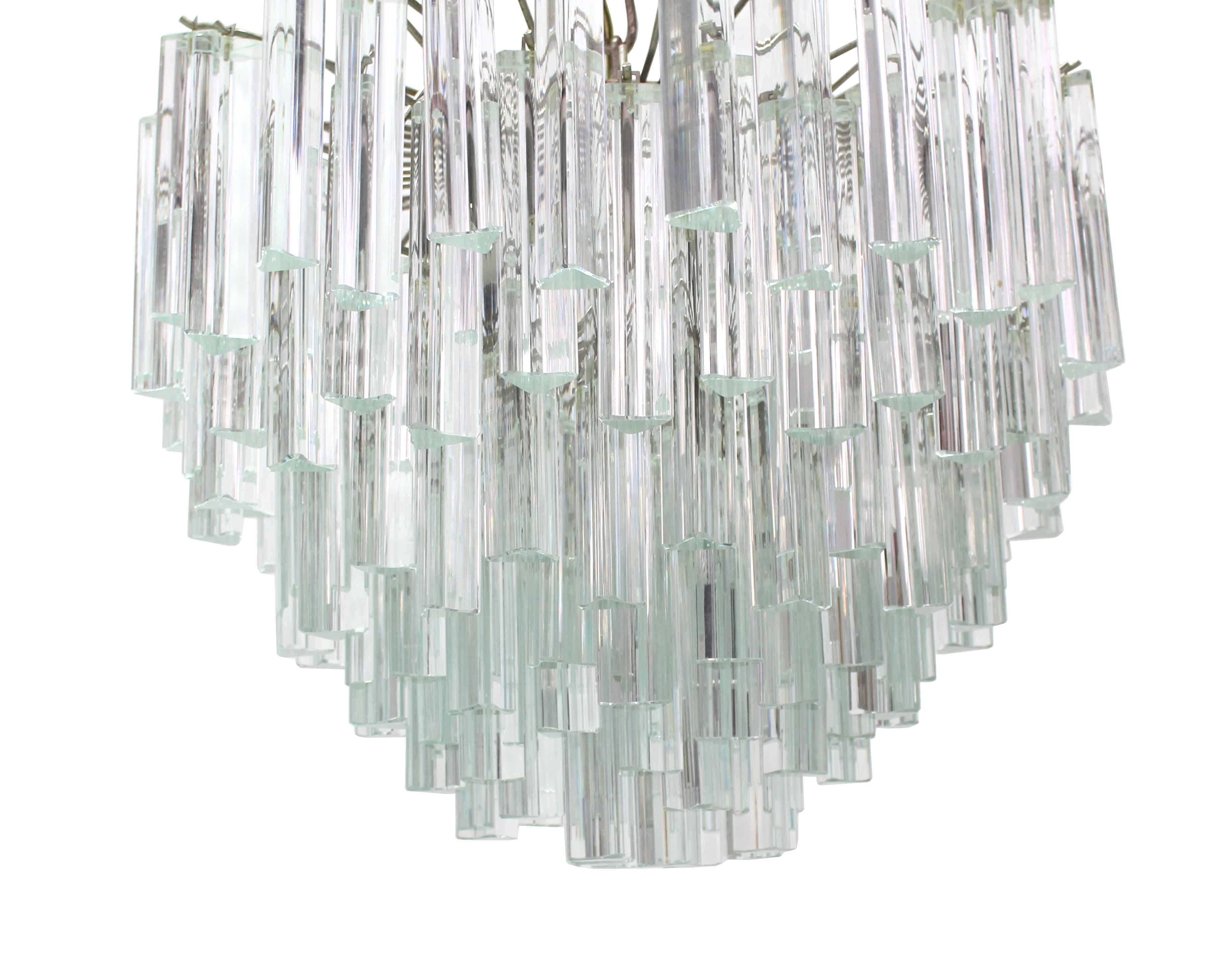 Medium to Large Size Round Camer Chandelier In Excellent Condition For Sale In Rockaway, NJ
