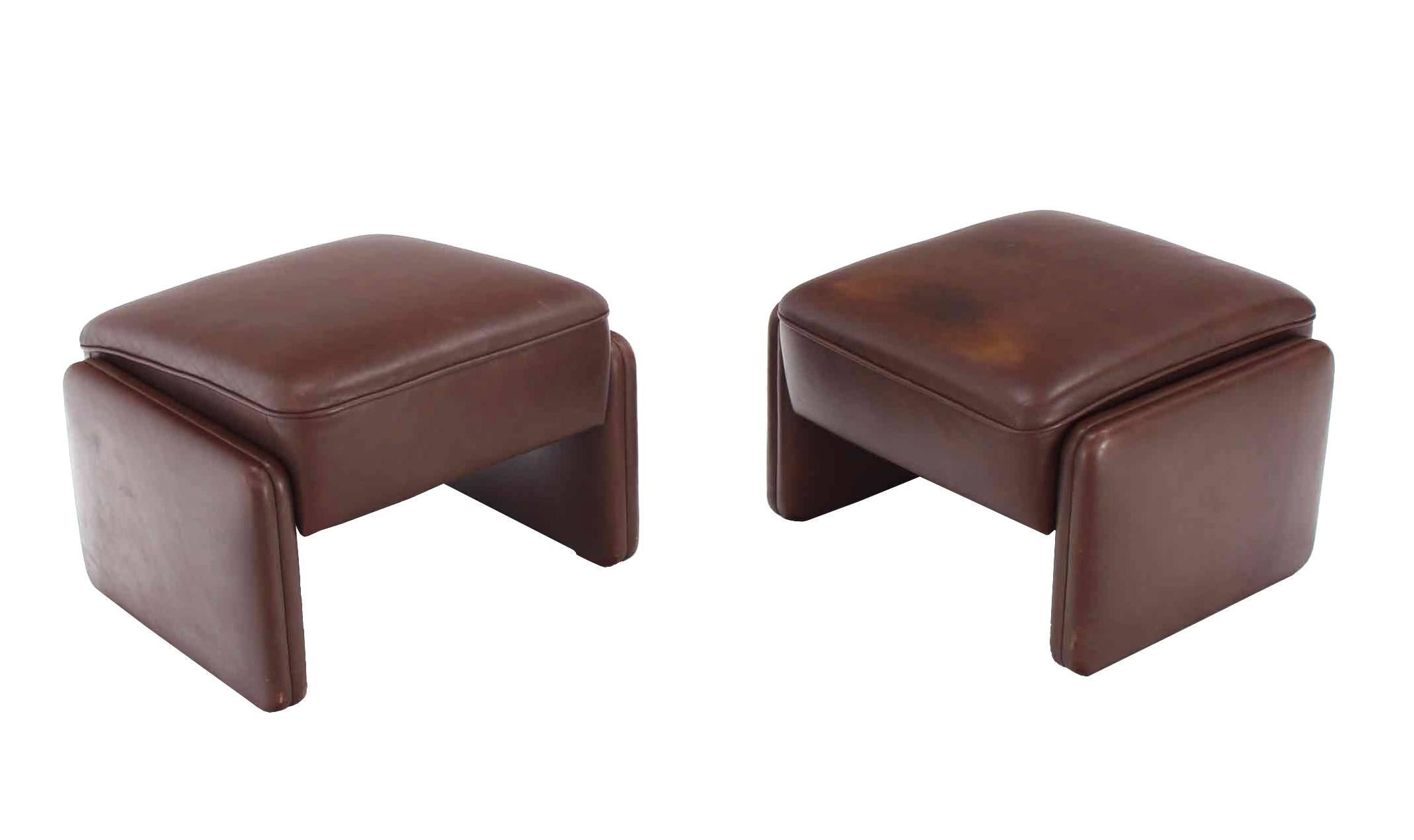 20th Century Pair of Brown Leather Lounge Chairs with Ottomans