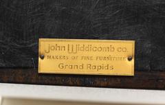 Satz von acht neu gepolsterten Esszimmerstühlen von John Widdicomb