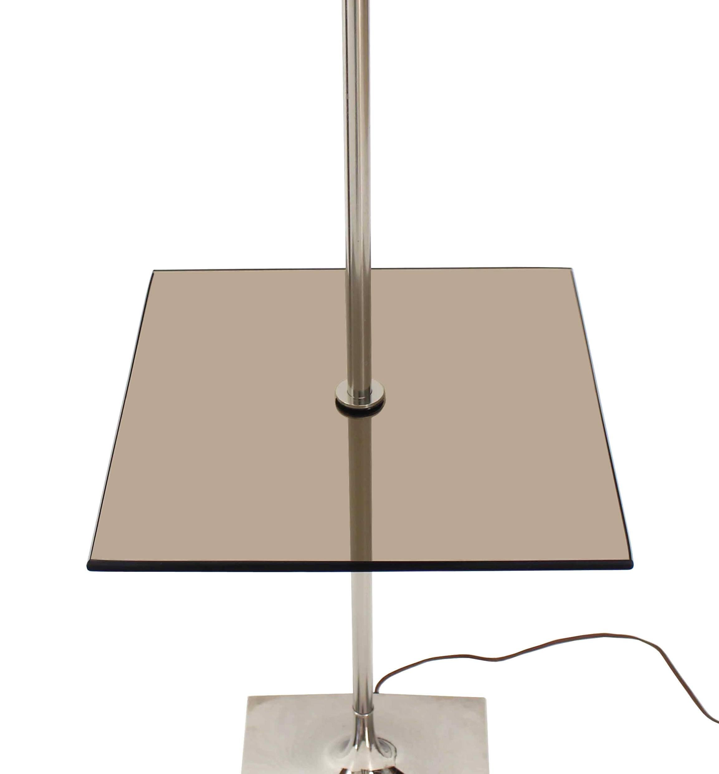 Mid-Century moderno Lampada da tavolo in vetro fumé di Laurel in vendita