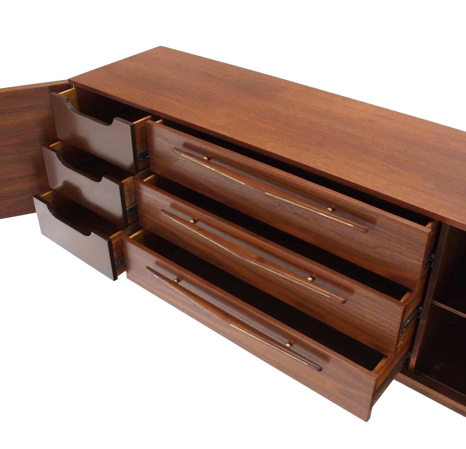 Outstanding Mid-Century Walnut Dresser with Heavy Sculptural Hardware In Excellent Condition For Sale In Rockaway, NJ
