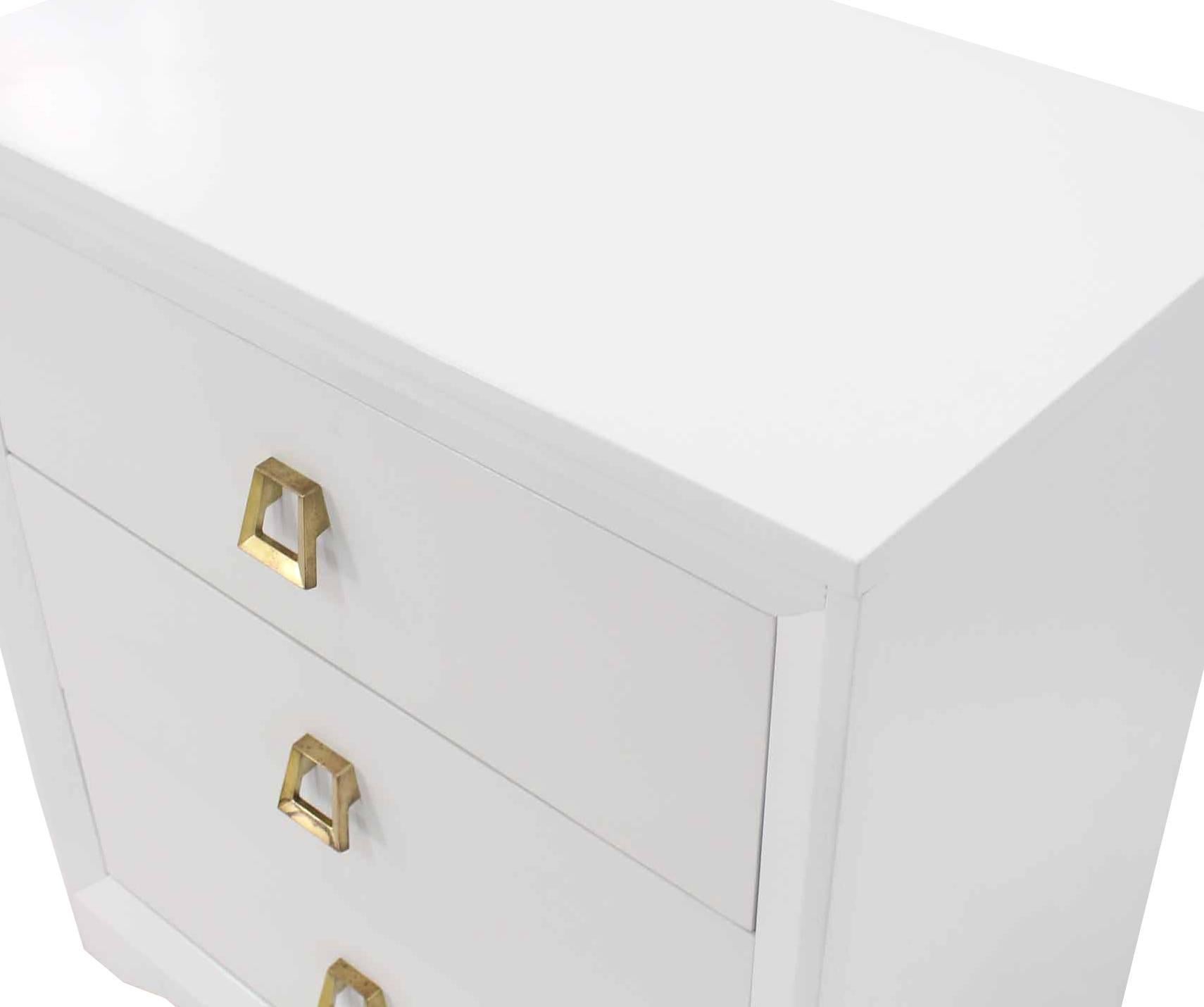 Mid-Century Modern Pair of White Lacquer Three-Drawer Bachelor Chests