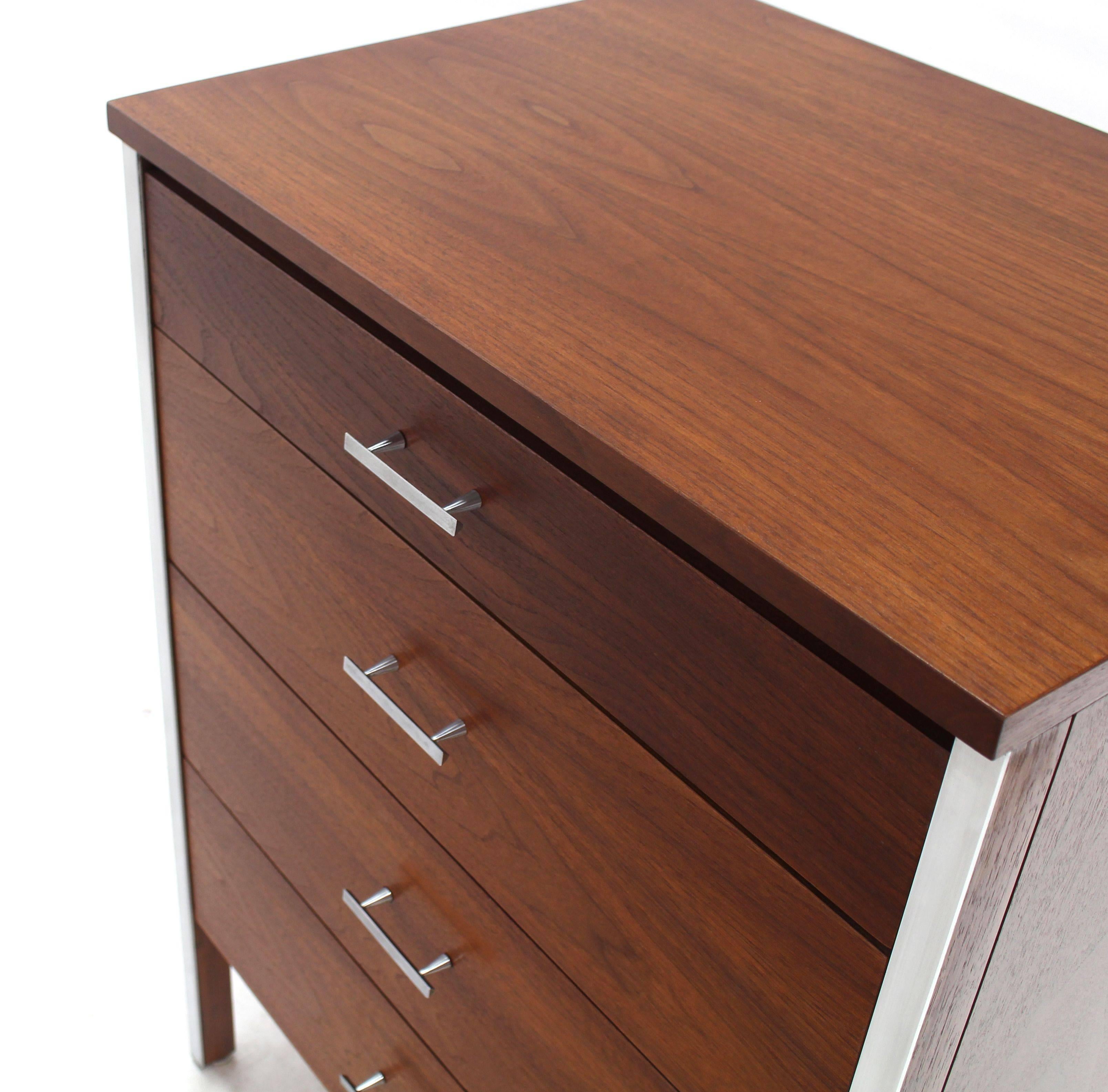 Four Drawers Small Petit Narrow  Bachelor Chest For Sale 1