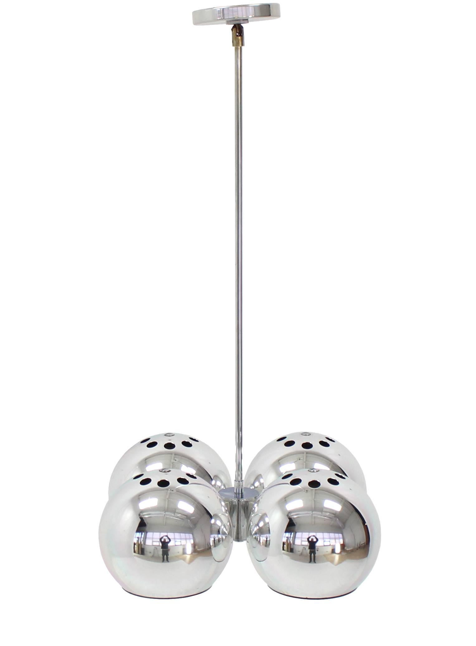 Lampe à suspension à quatre globes, moderne du milieu du siècle dernier en vente 2