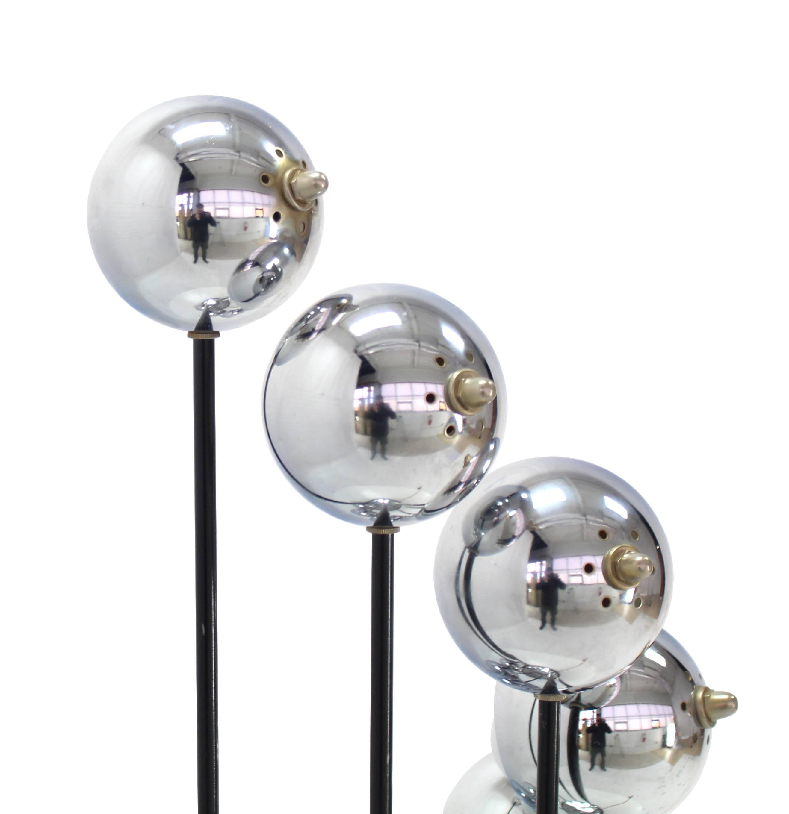 Mid-Century Modern Chrome Globe Table Lamps In Excellent Condition For Sale In Rockaway, NJ