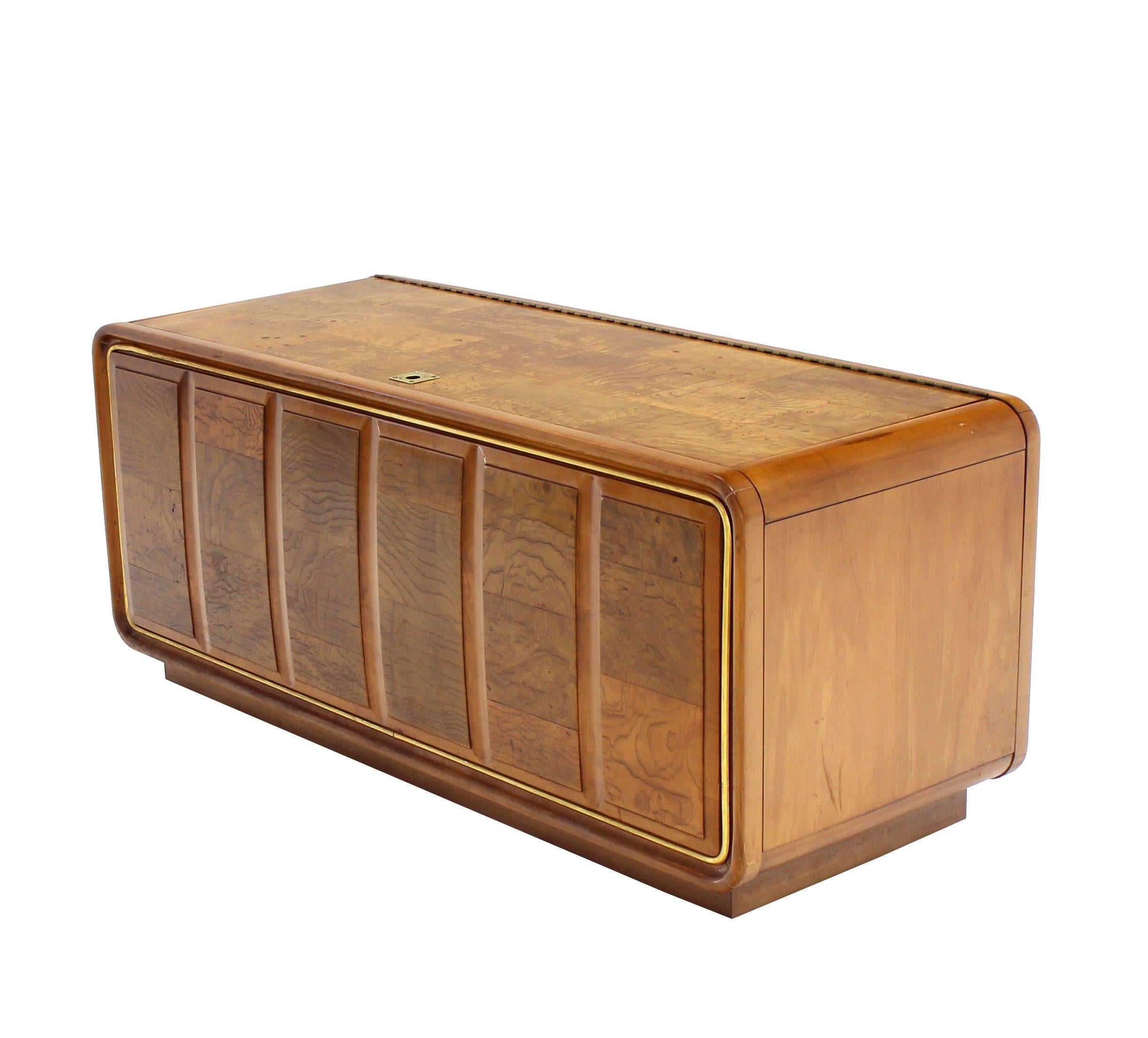 Very nice Art Deco style burl wood hope chest.