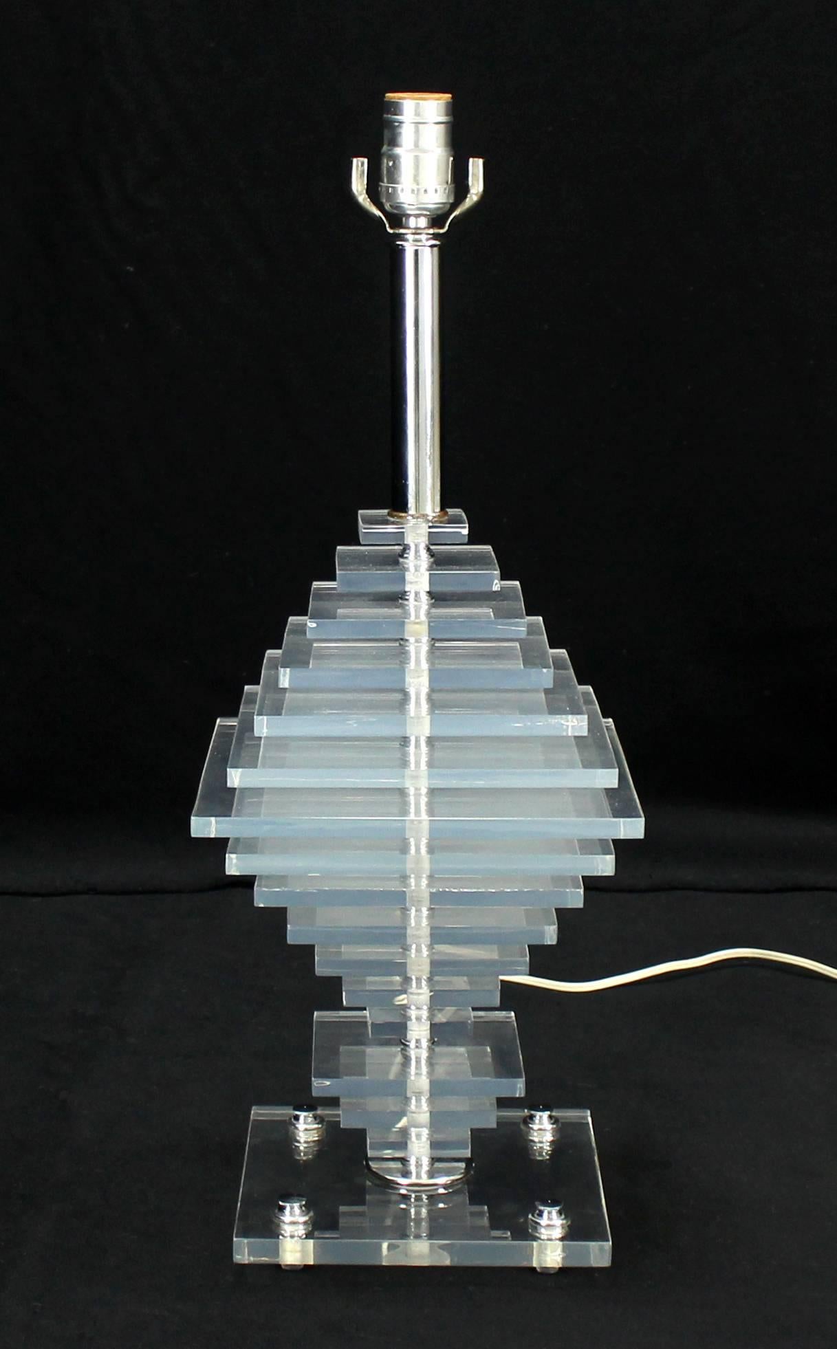 Mid-Century Modern Large Pyramid Stacked Lucite Table Lamp For Sale