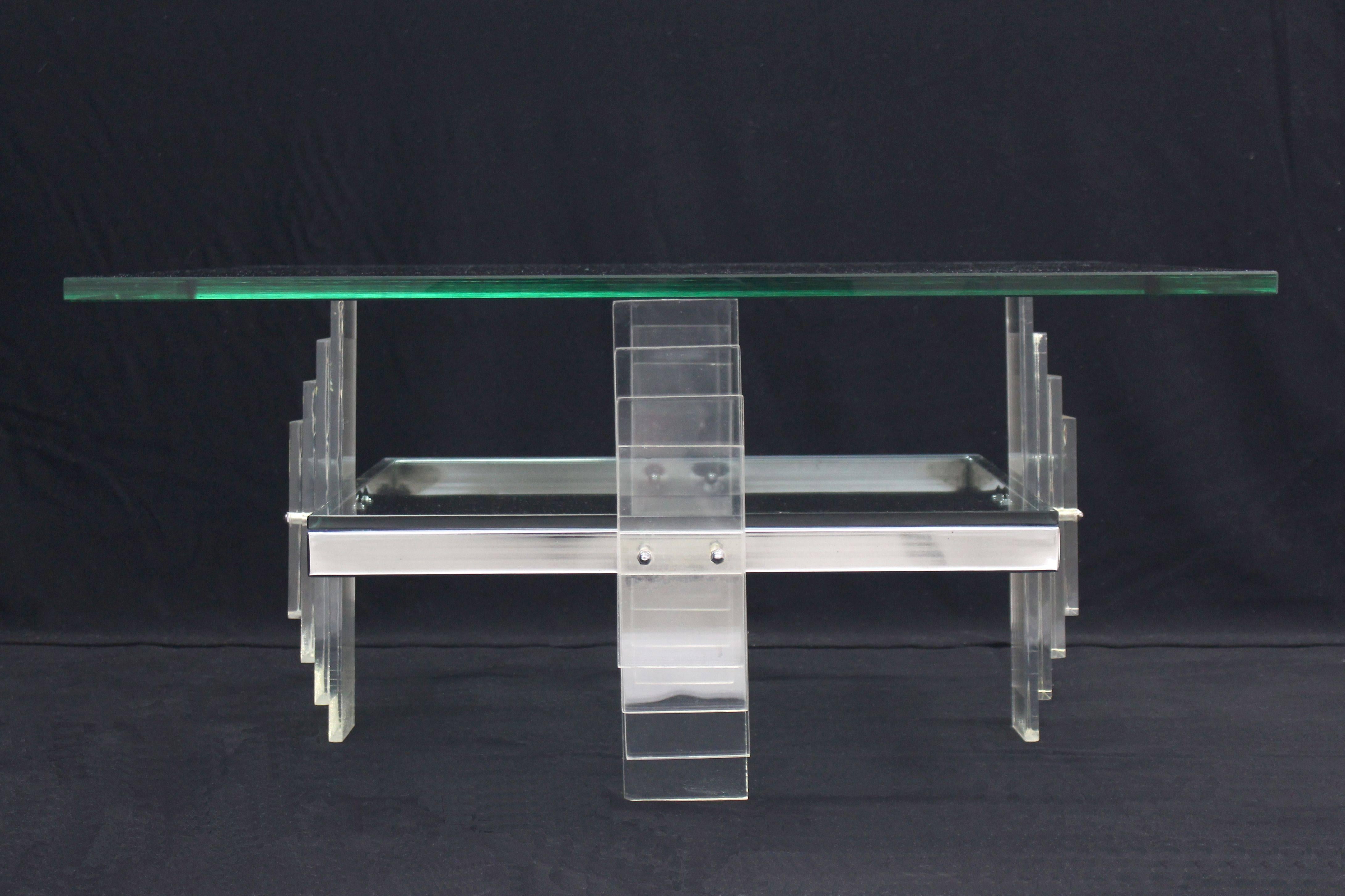 Nice Large Lucite and Glass Square Coffee Table In Excellent Condition For Sale In Rockaway, NJ