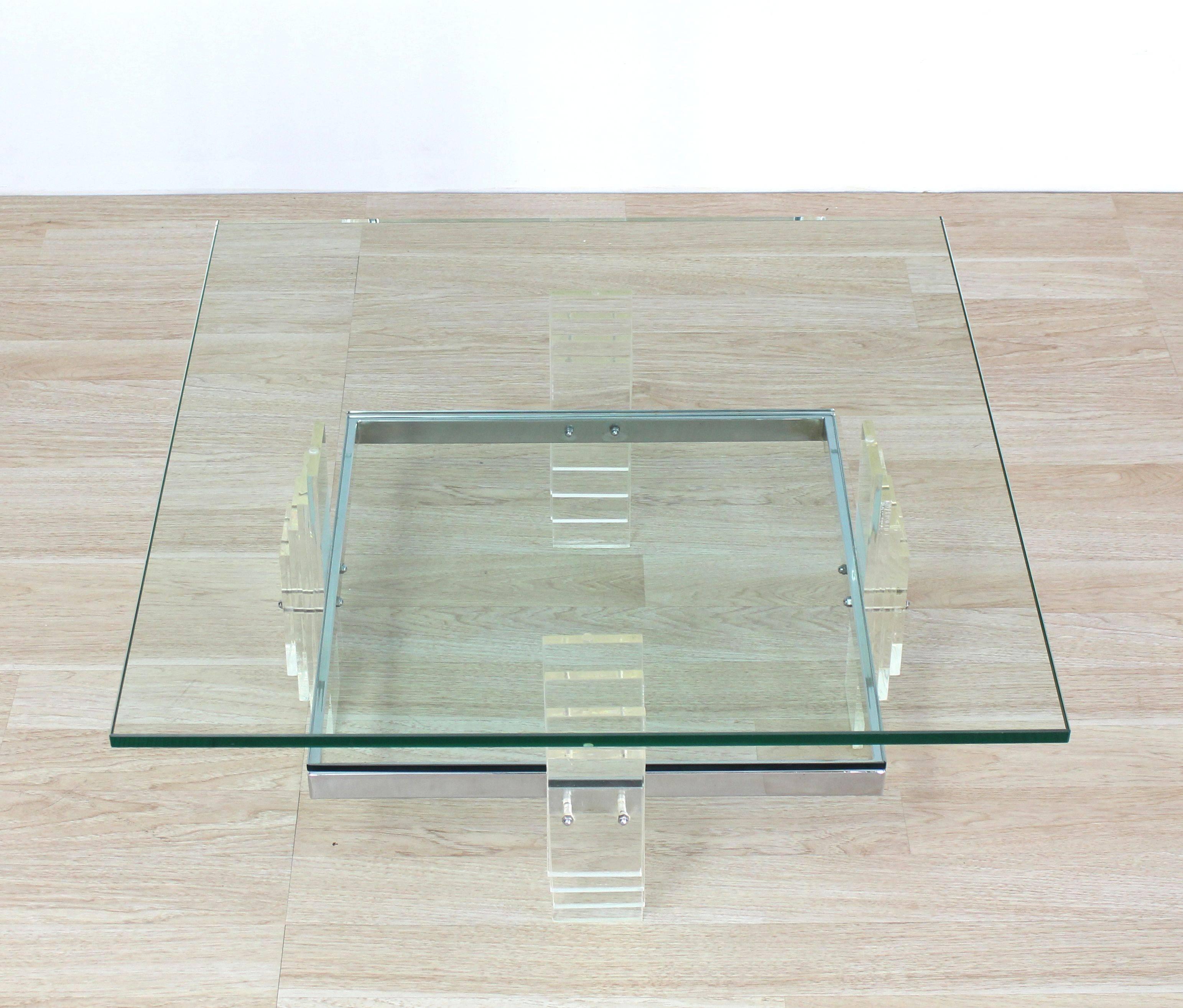 20th Century Nice Large Lucite and Glass Square Coffee Table For Sale