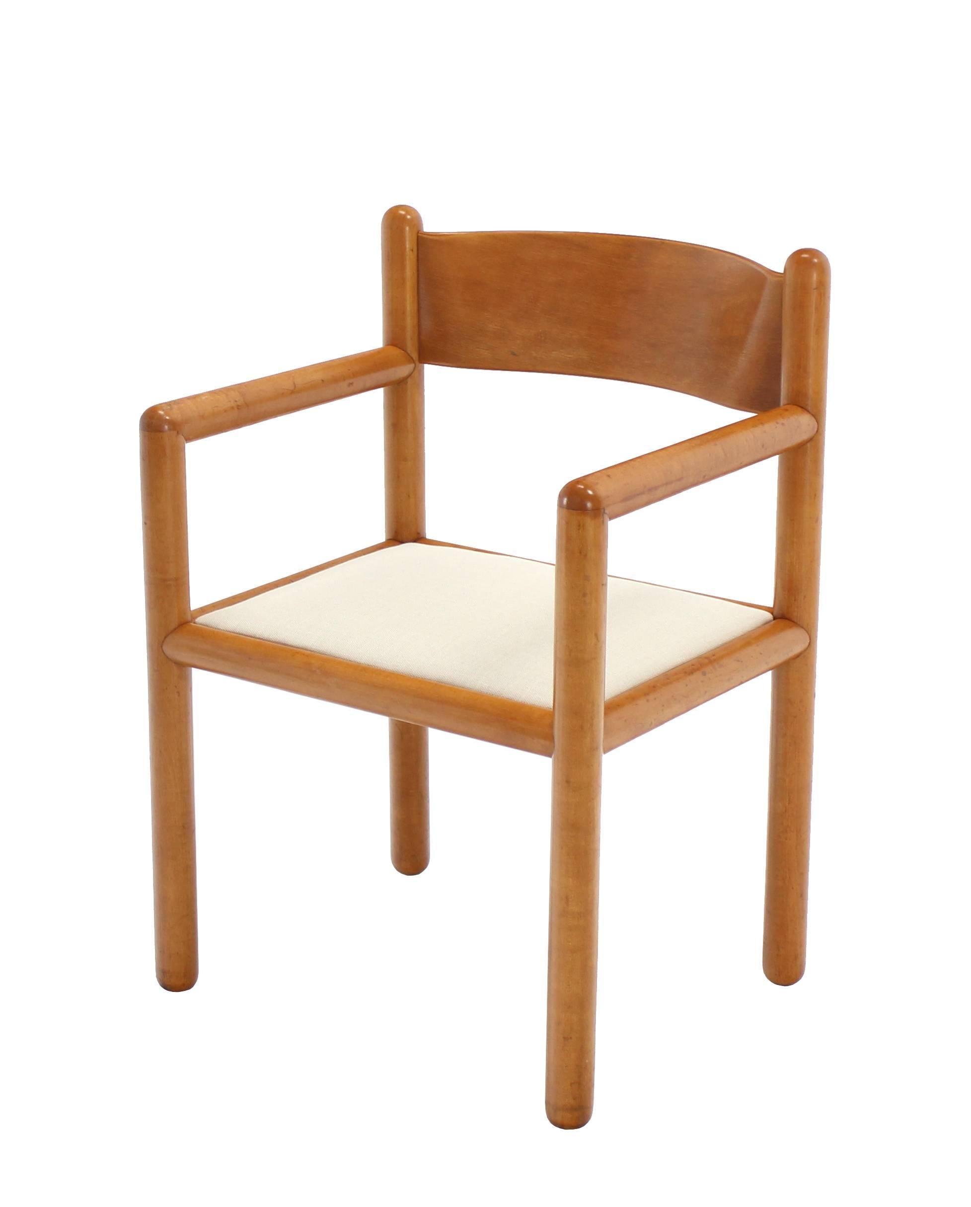 Laqué Ensemble de six chaises modernes du milieu du siècle dernier avec dossier en contreplaqué sculpté en vente