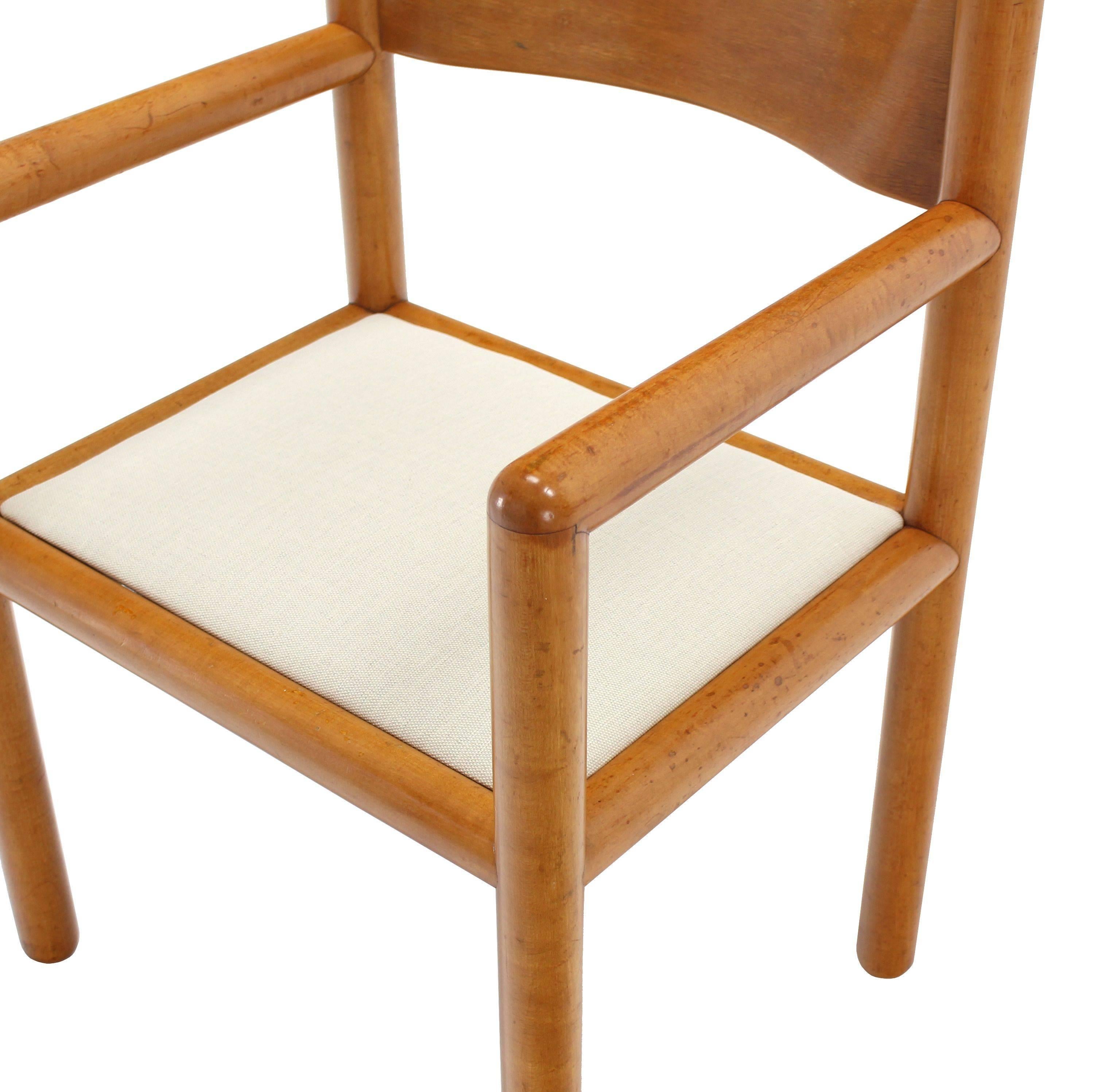 Set of Six Mid Century Modern Chairs with Sculpted Plywood Back In Excellent Condition For Sale In Rockaway, NJ