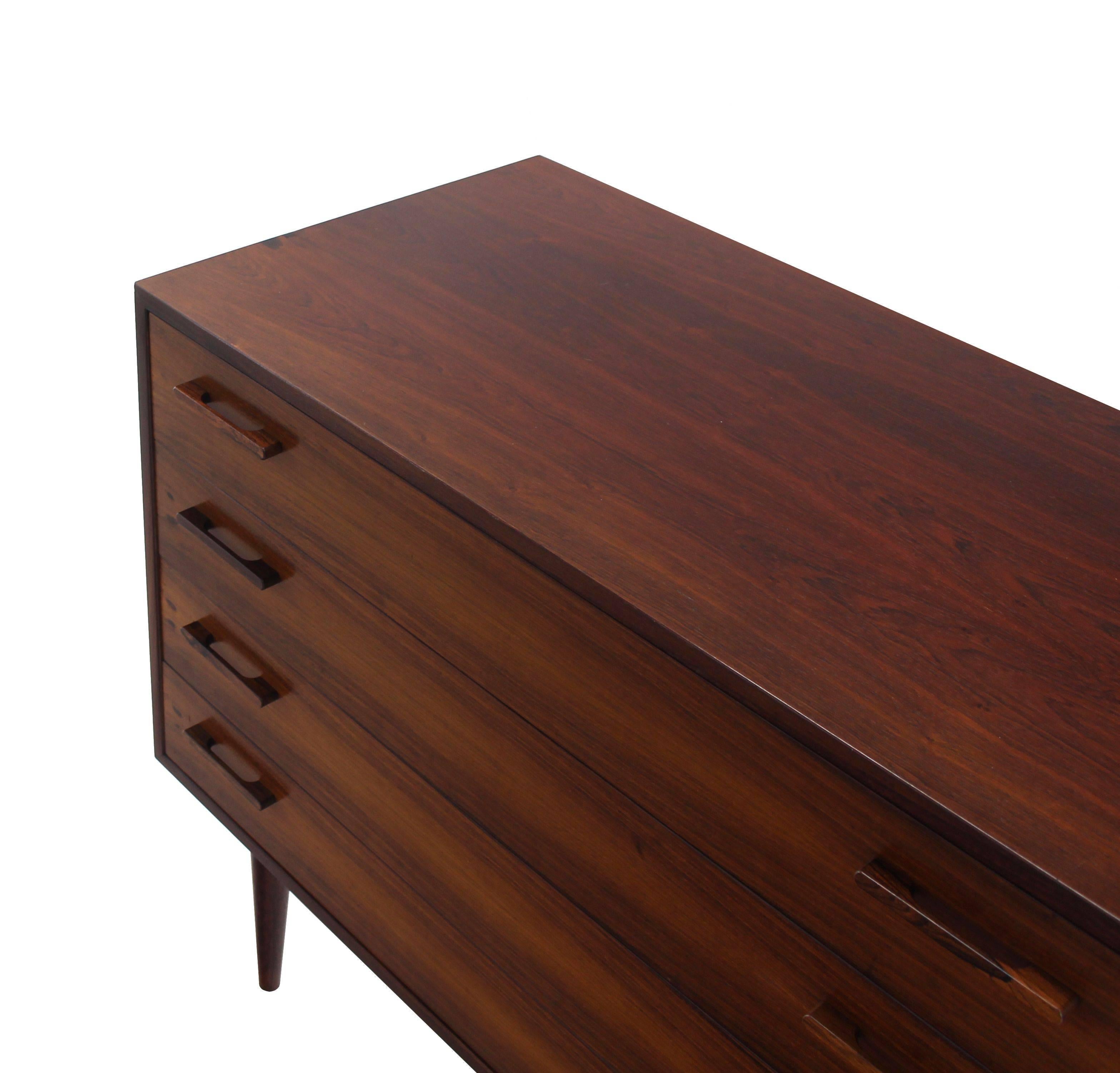 American Nice Four Drawers Mid-Century Modern Rosewood Bachelor Chest For Sale