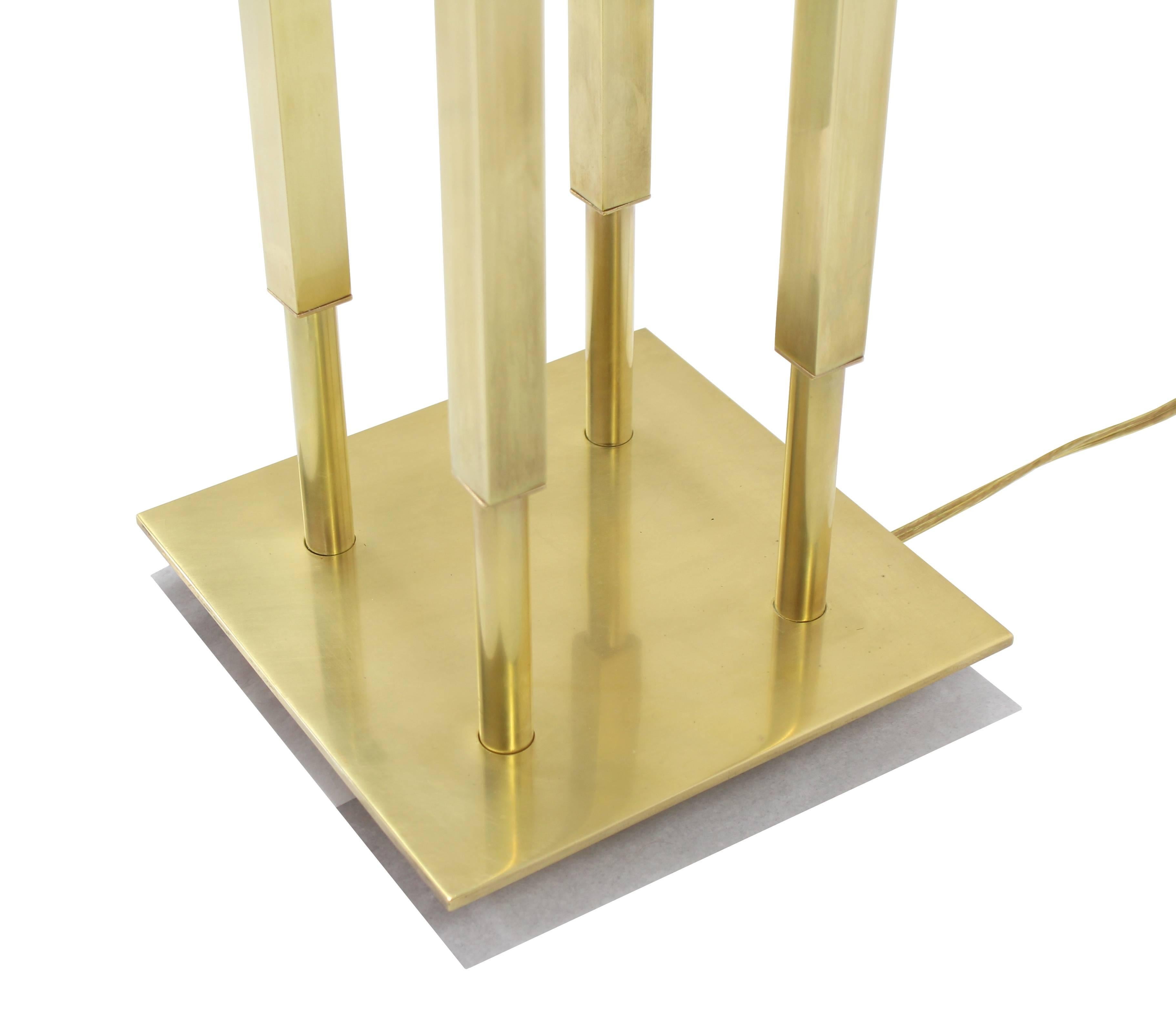 20ième siècle Lampe de table Stiffel en laiton massif en vente