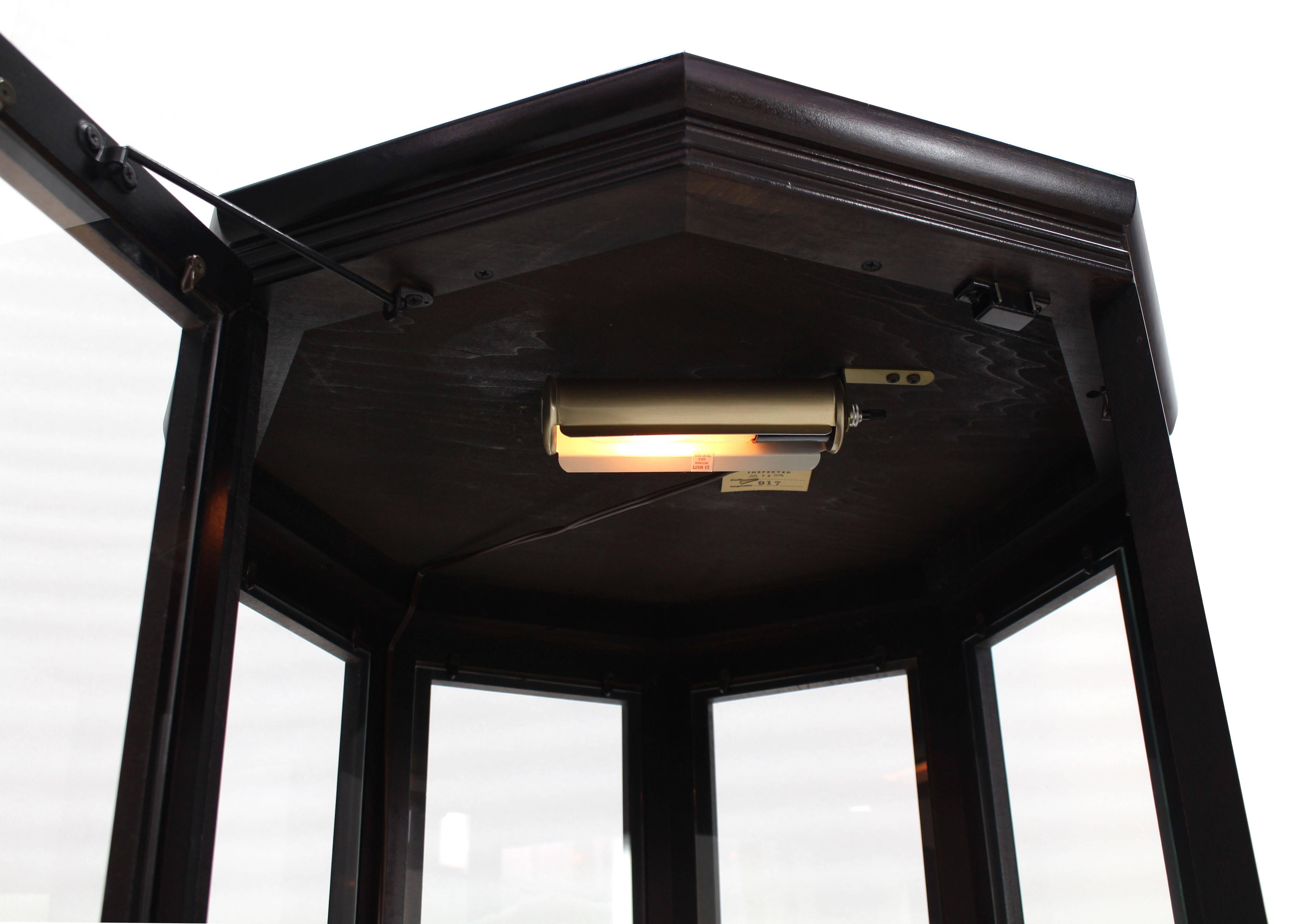 Table d'appoint octogonale noire avec plateau en bois de ronce en vente 1