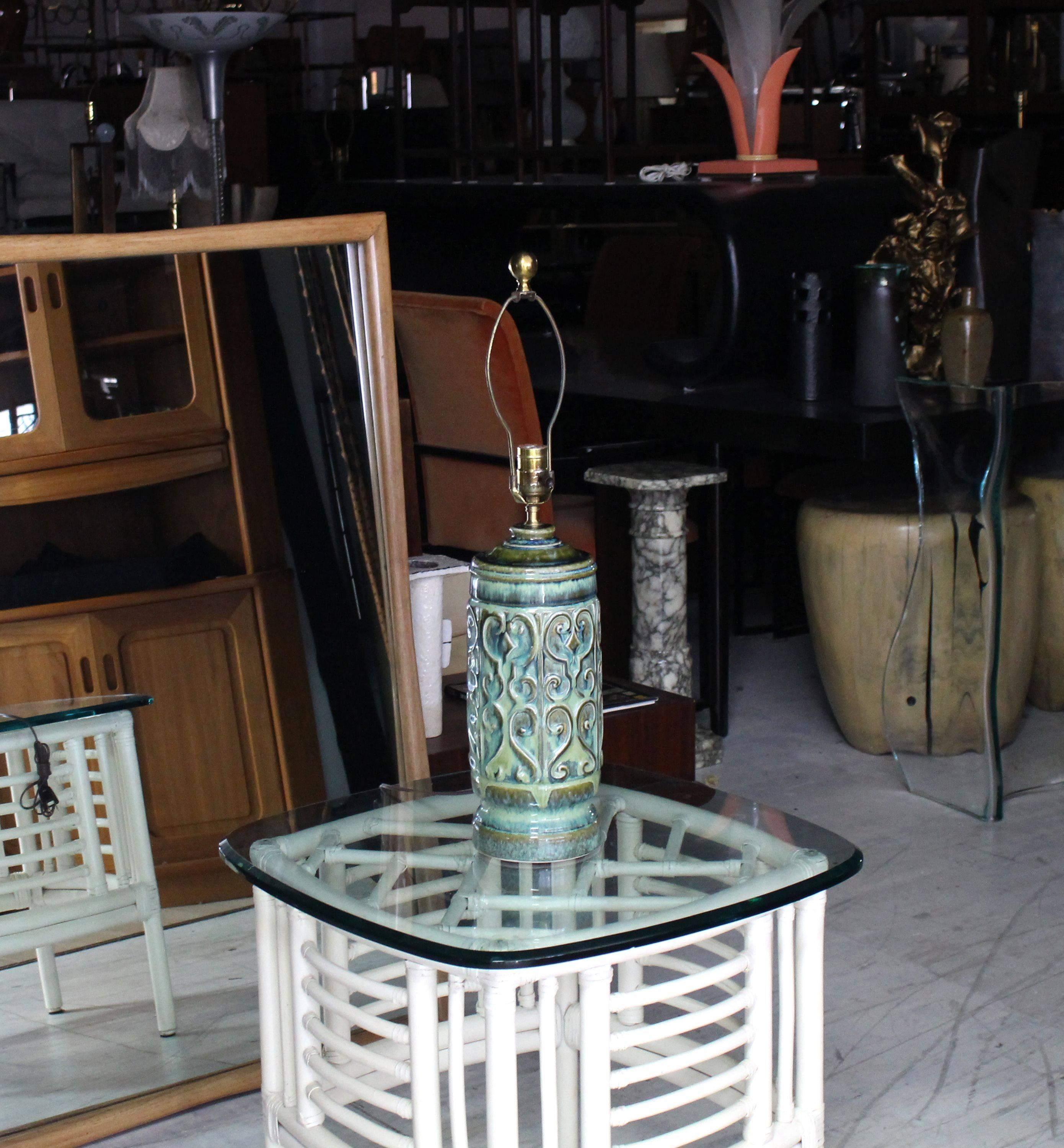 Very nice pattern Mid-Century Modern art pottery table lamp. Nice olive green glaze over ceramic base.