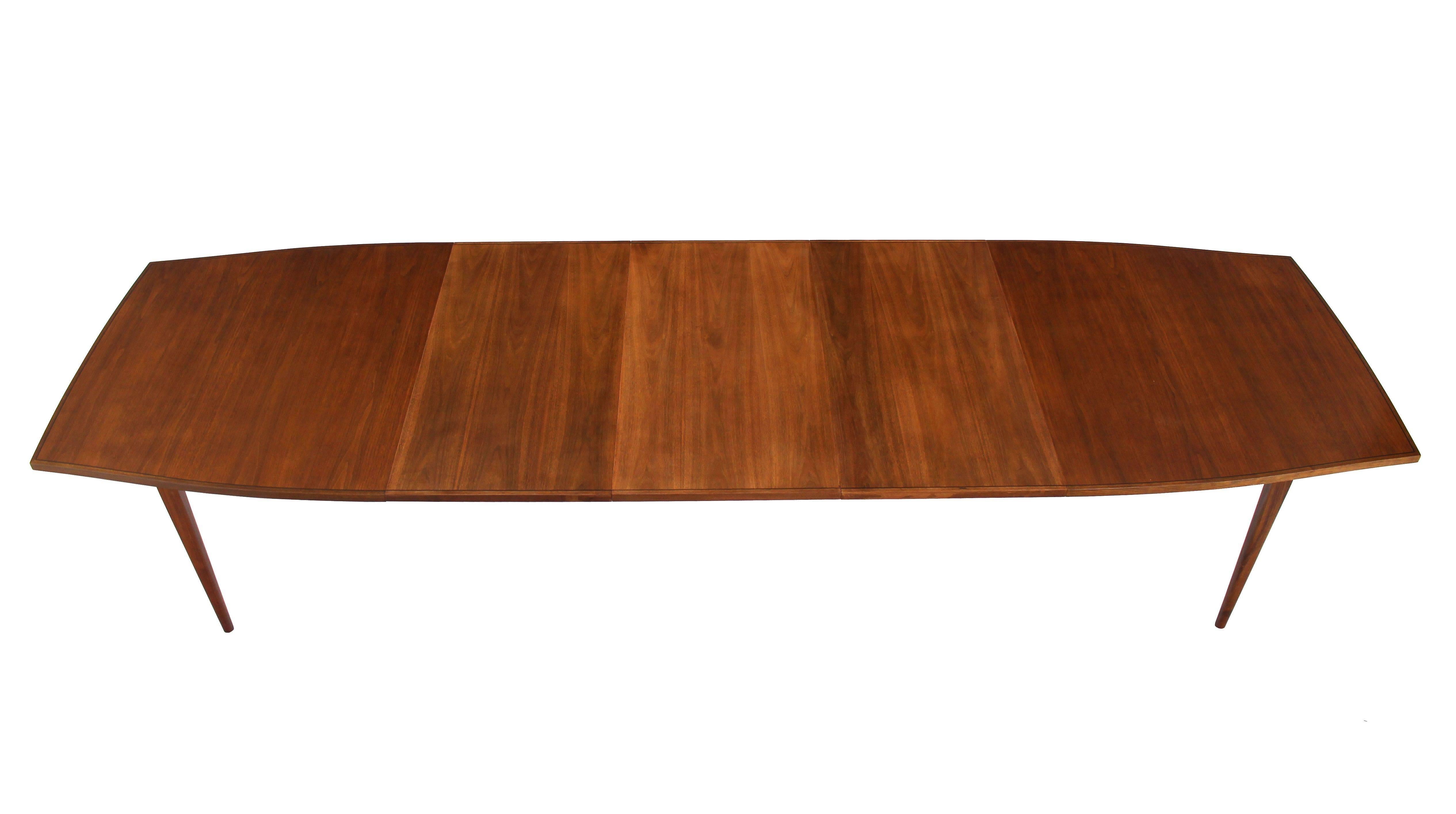Large Walnut Dining Table by Directional In Excellent Condition In Rockaway, NJ