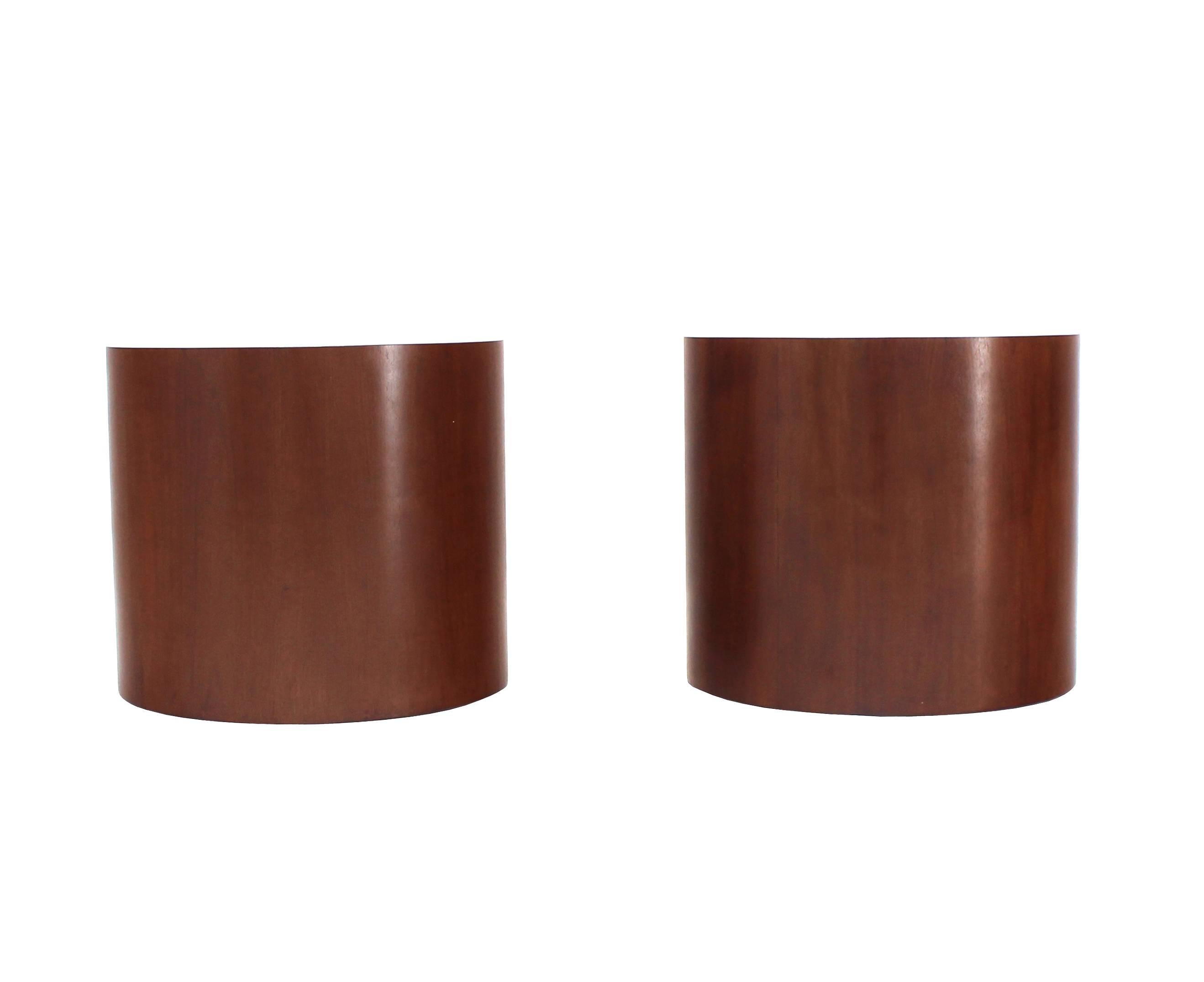 Mid-Century Modern Pair of Walnut Round Drum Shape End Tables Pedestals