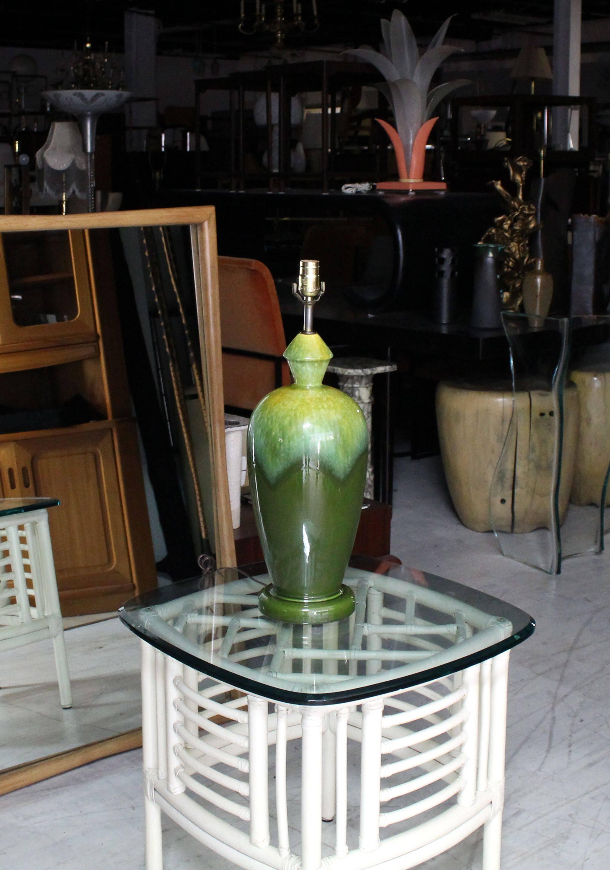 Mid-Century Modern vase shape art pottery table lamp.